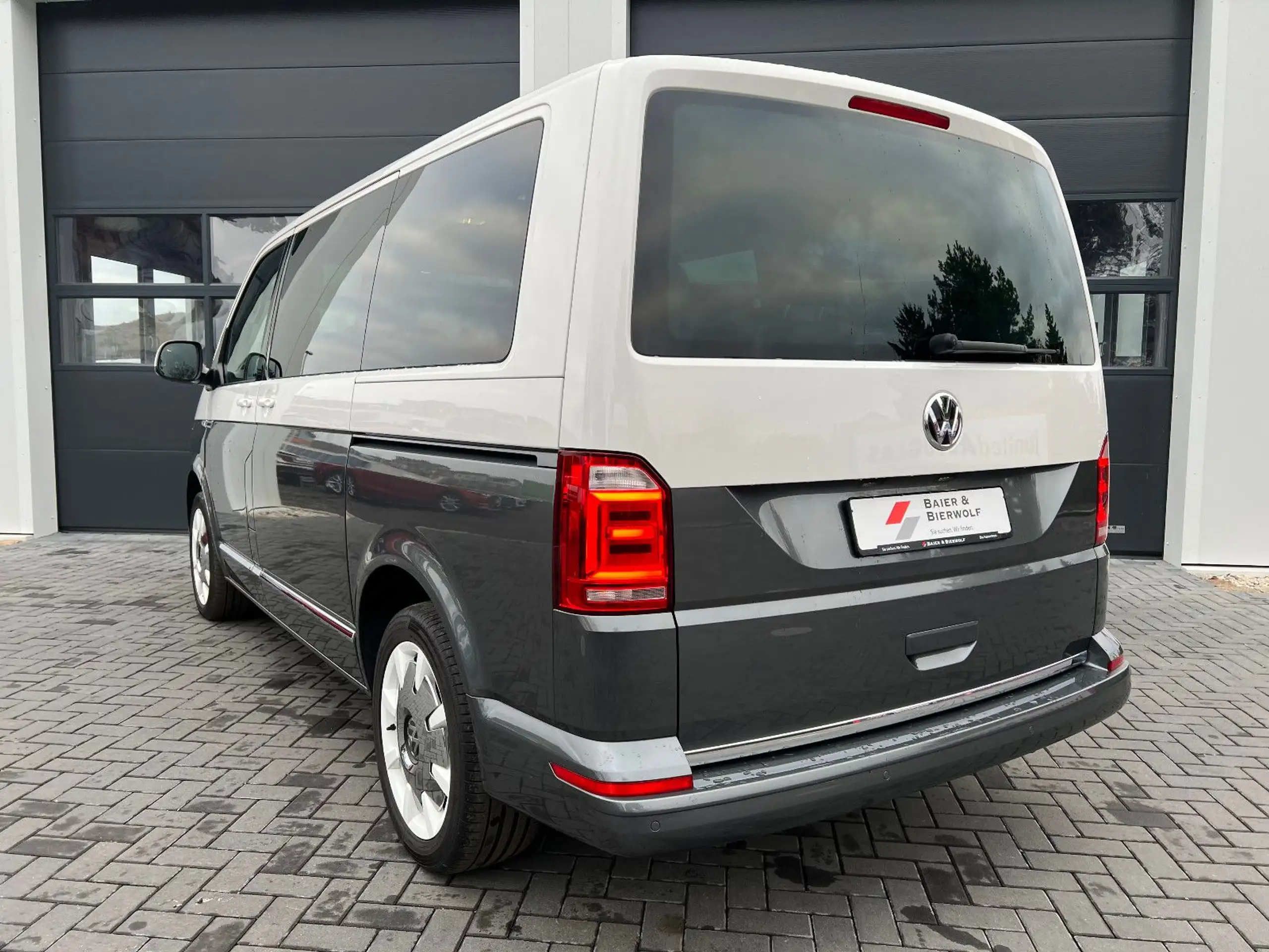 Volkswagen - T6 Multivan