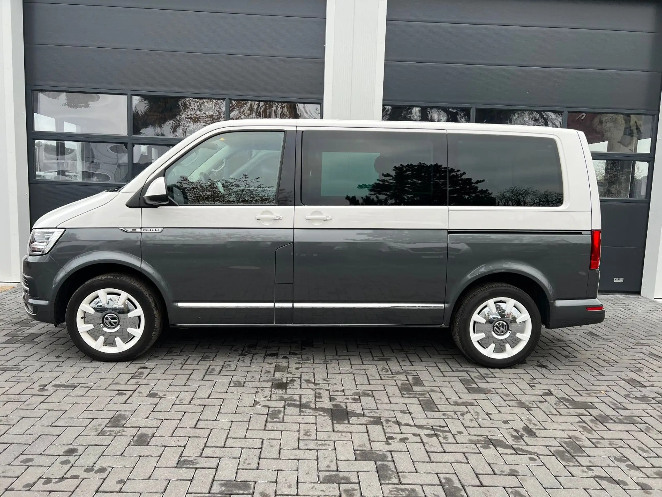 Volkswagen - T6 Multivan