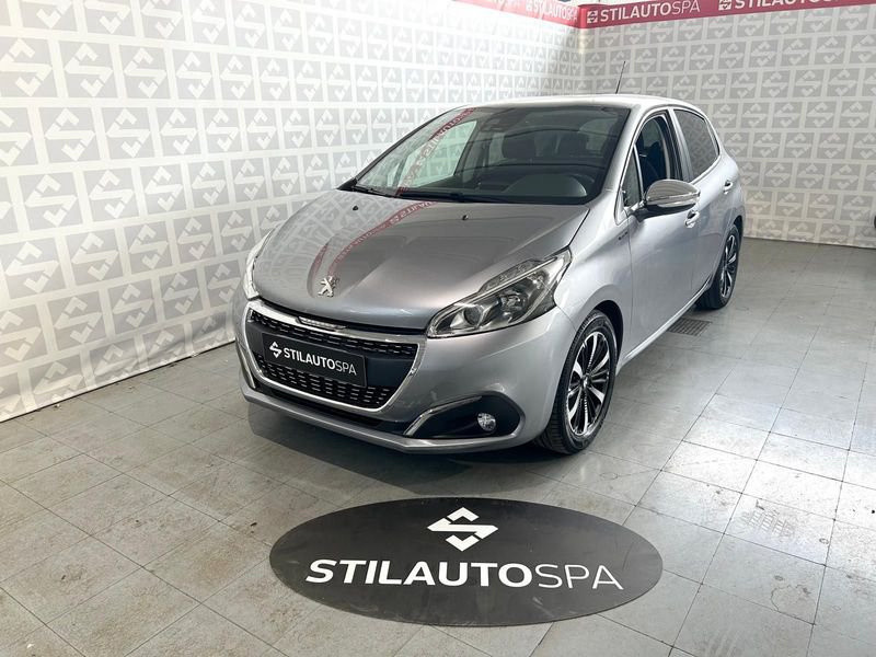 Peugeot - 208