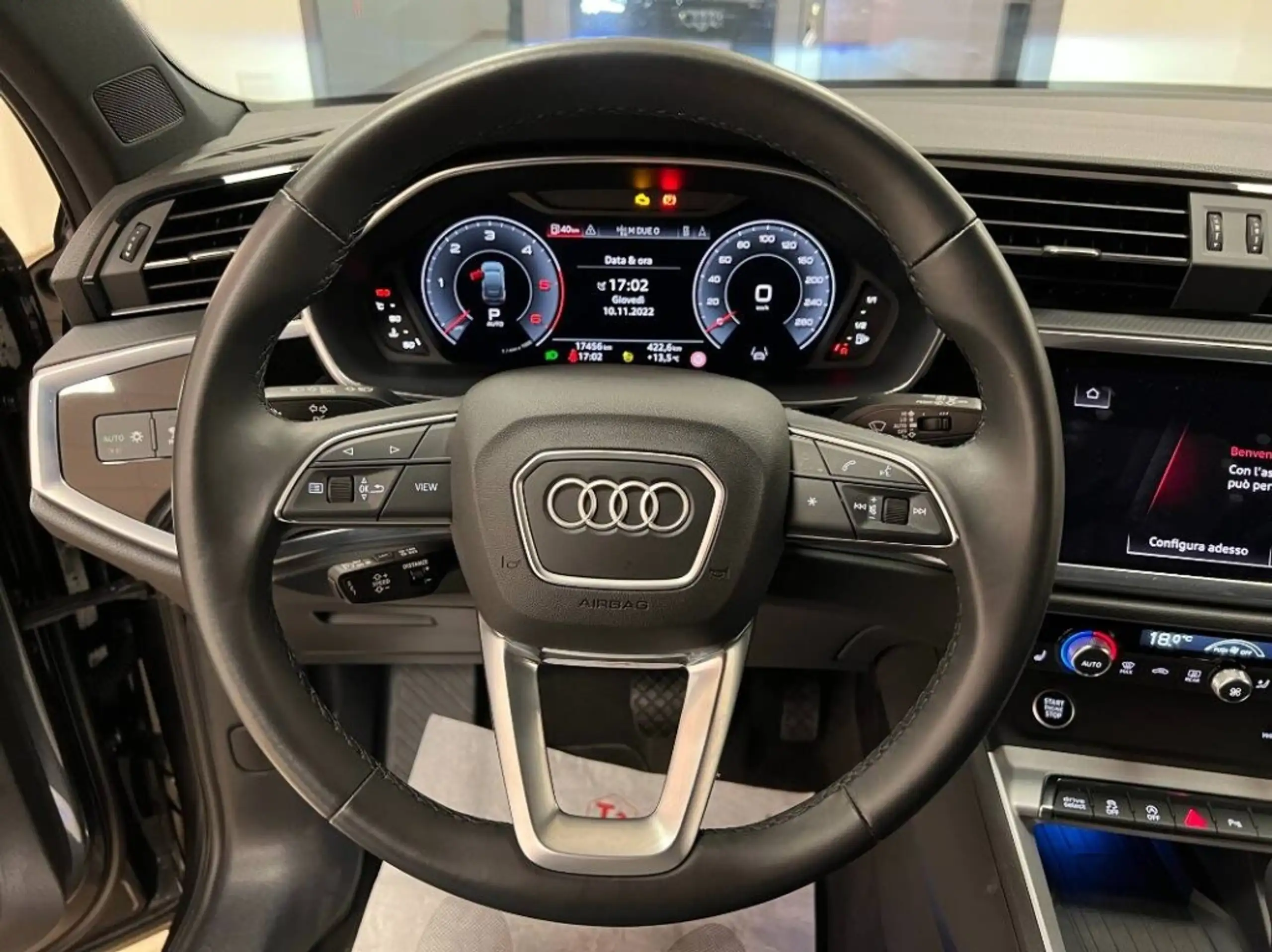 Audi - Q3