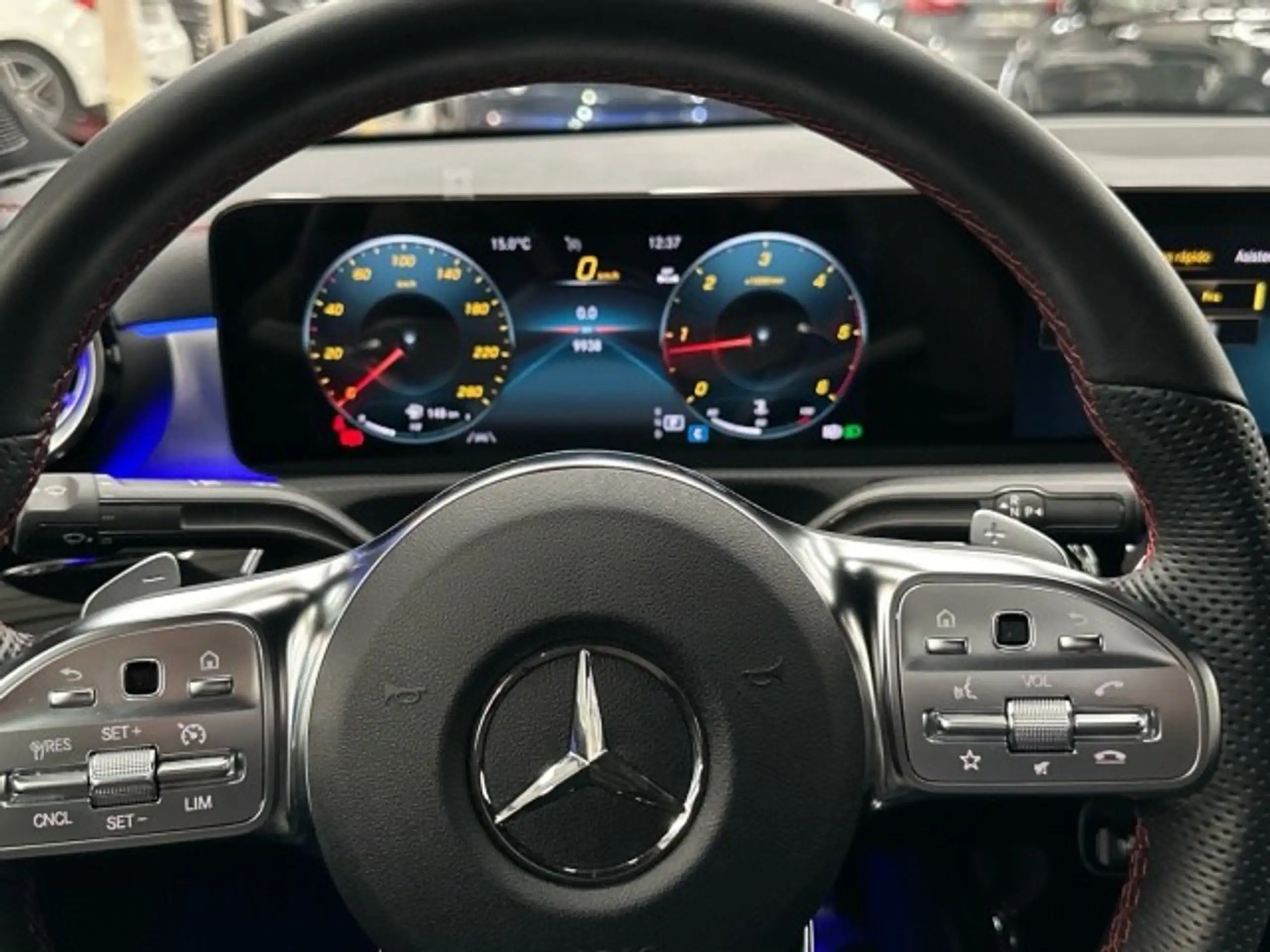 Mercedes-Benz - CLA 200