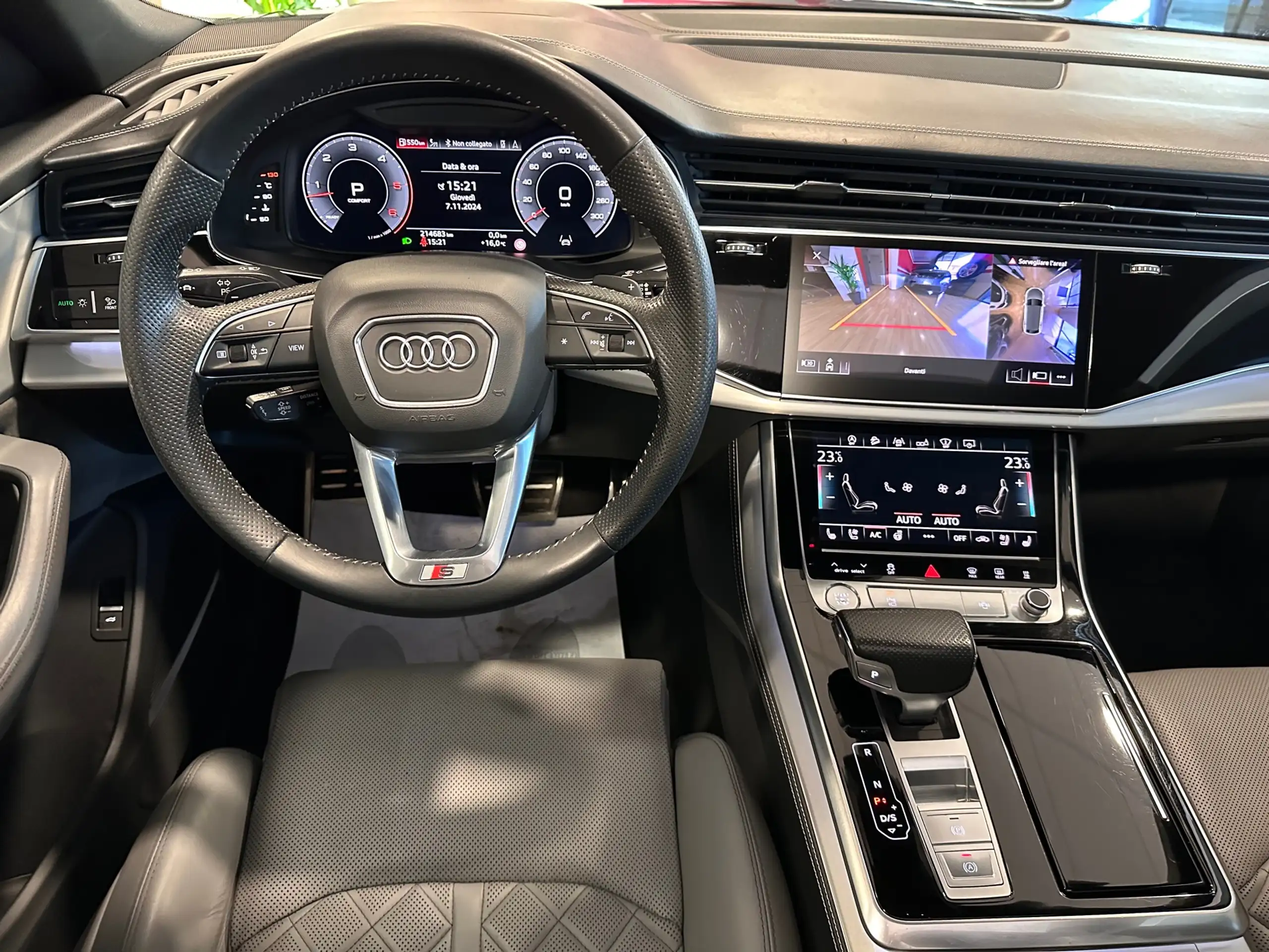 Audi - Q8