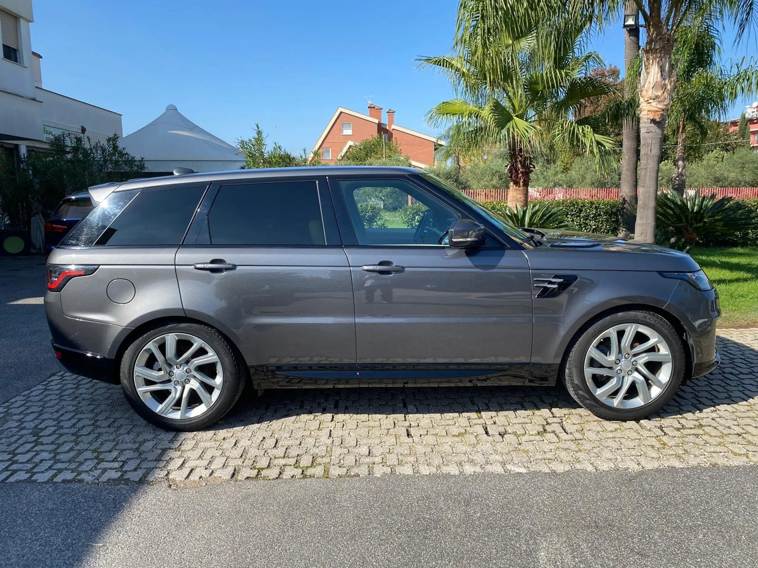 Land Rover - Range Rover Sport