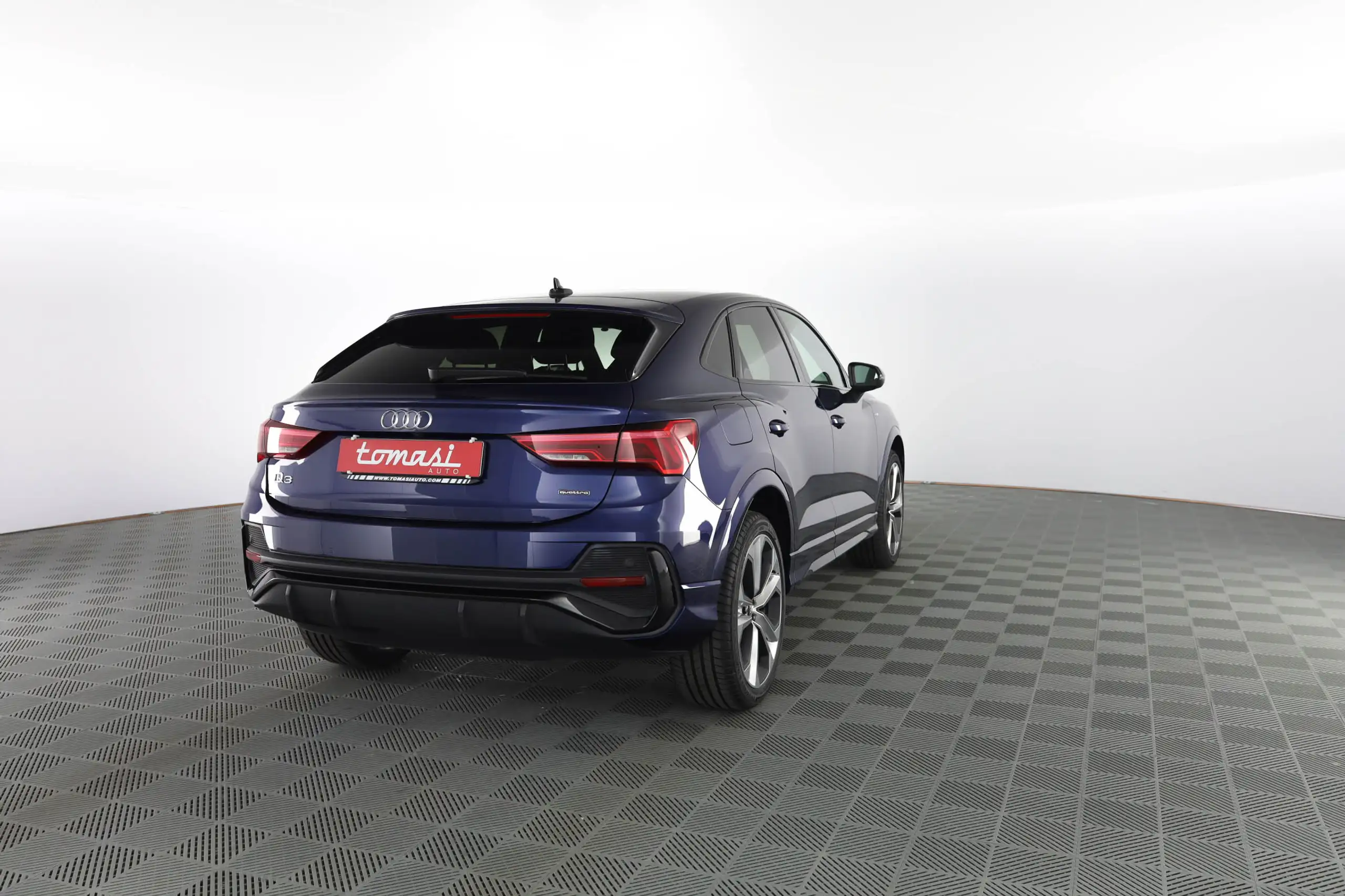 Audi - Q3