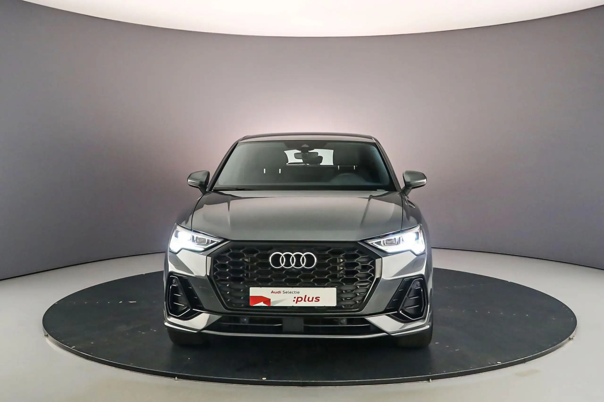 Audi - Q3