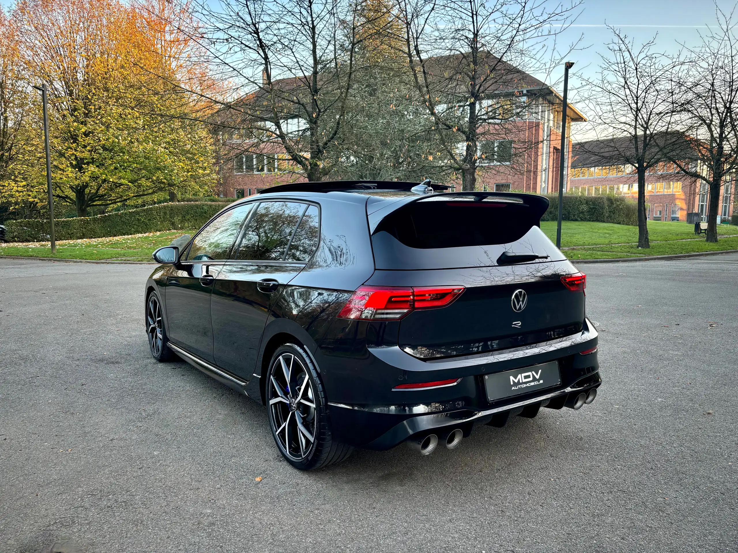 Volkswagen - Golf R