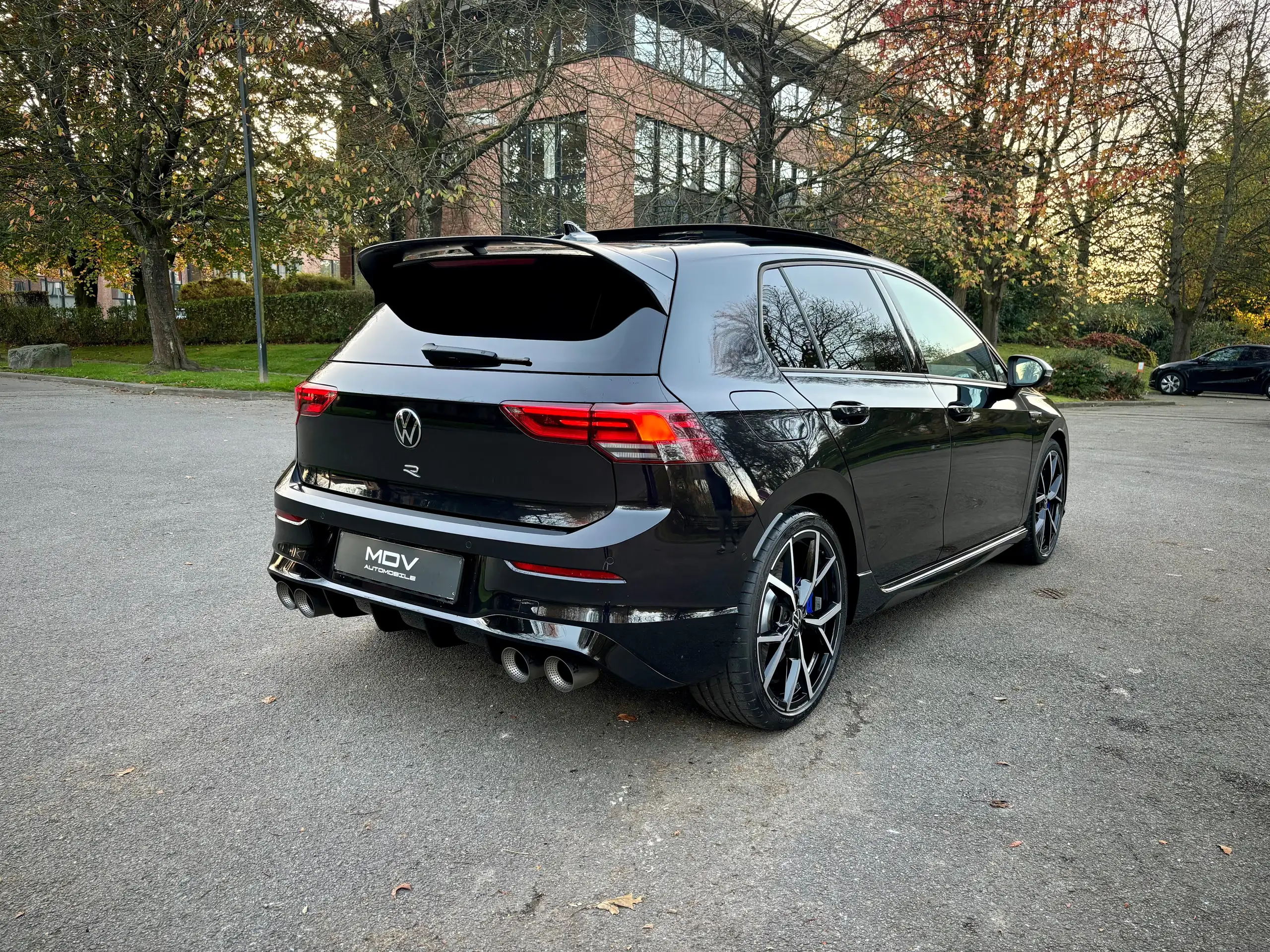 Volkswagen - Golf R