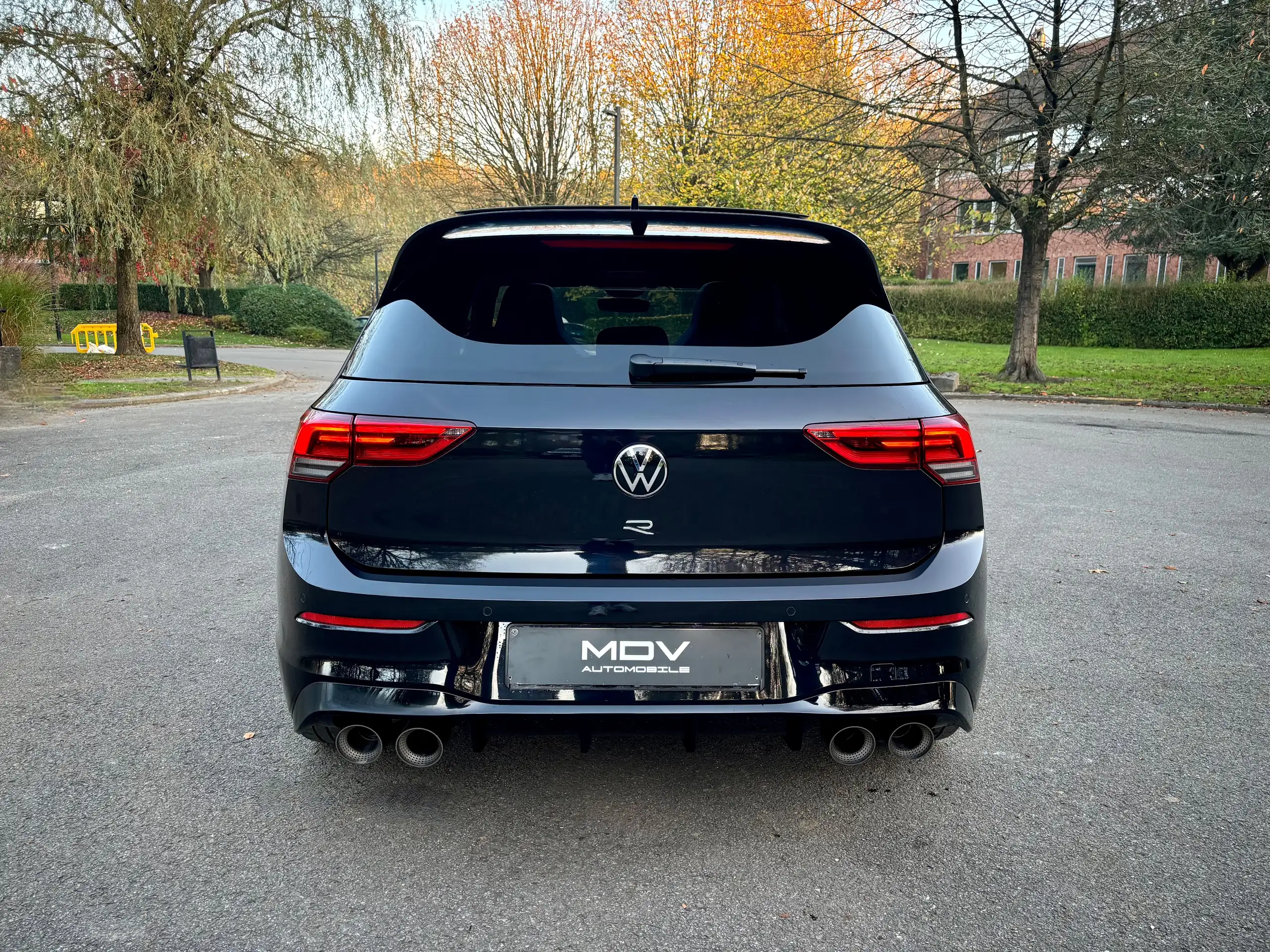 Volkswagen - Golf R