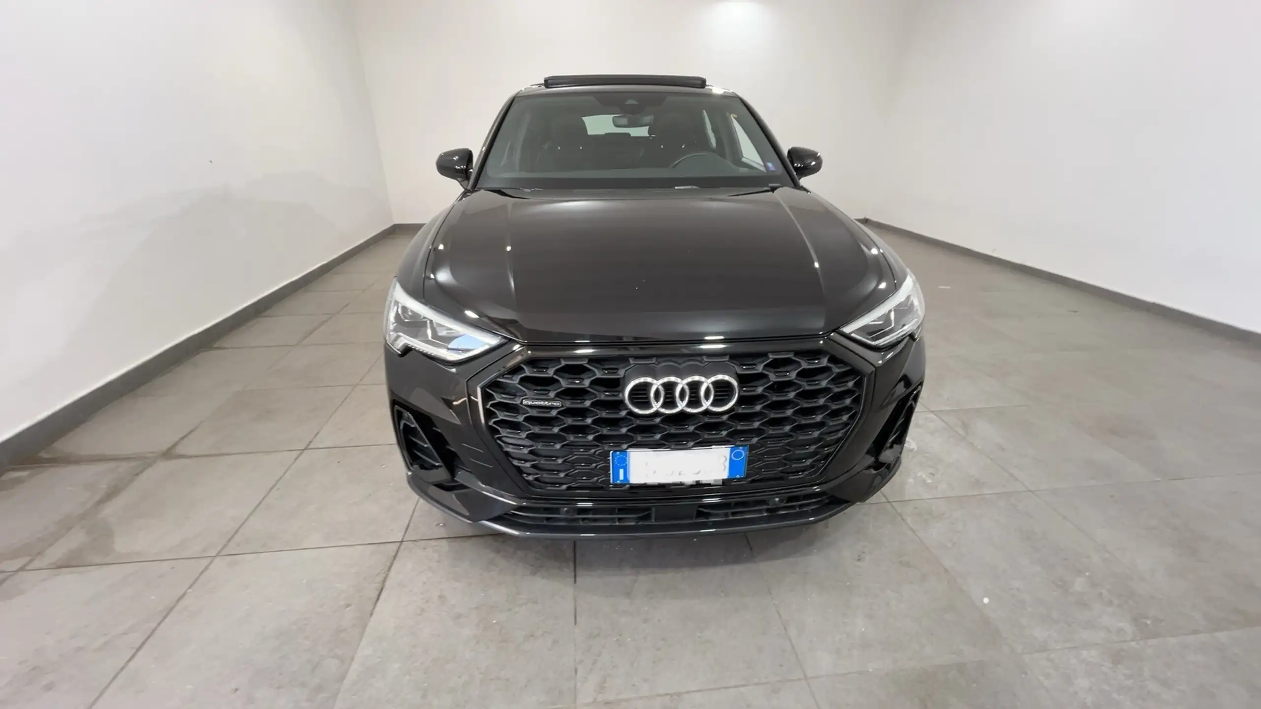 Audi - Q3