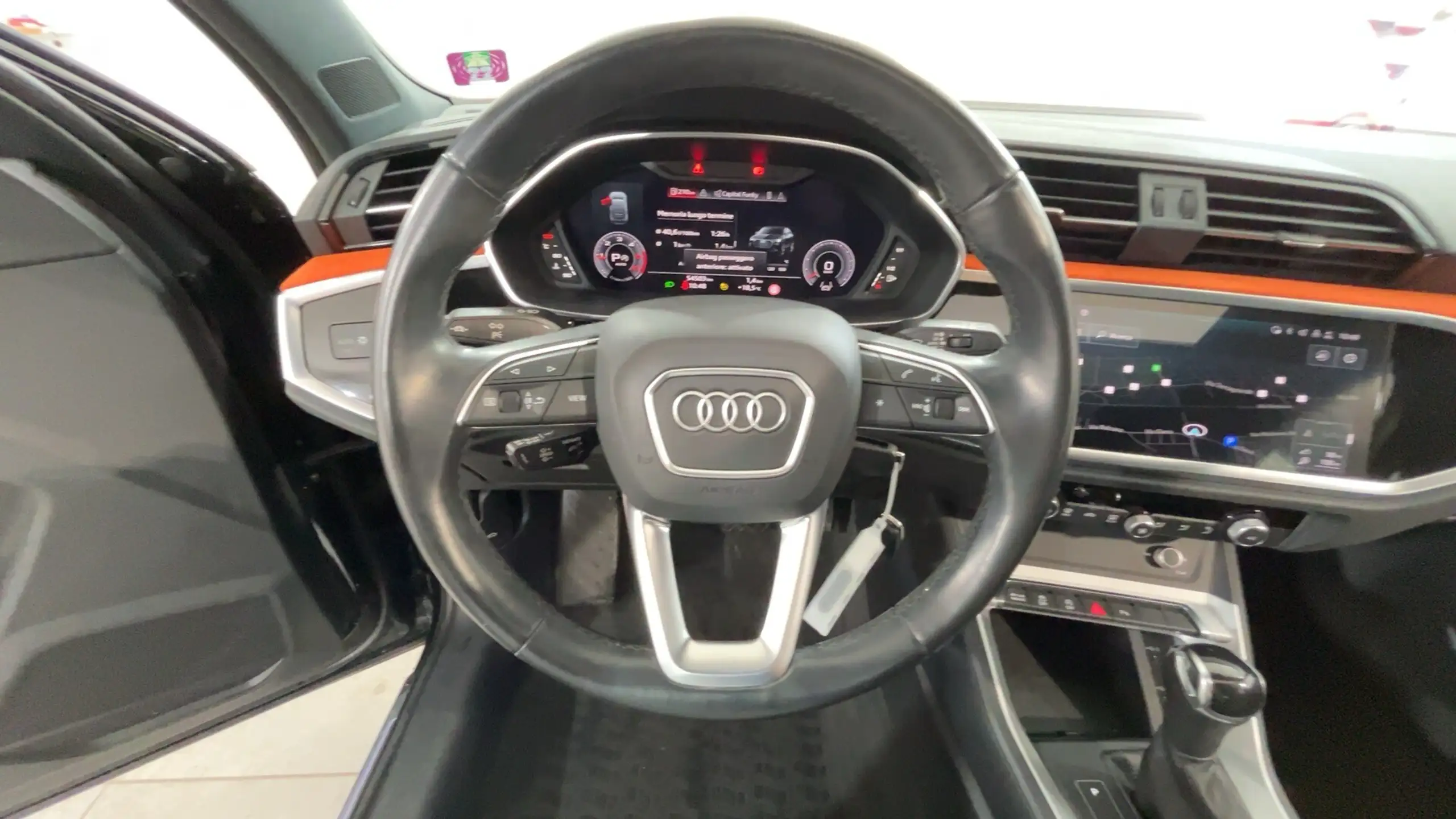 Audi - Q3