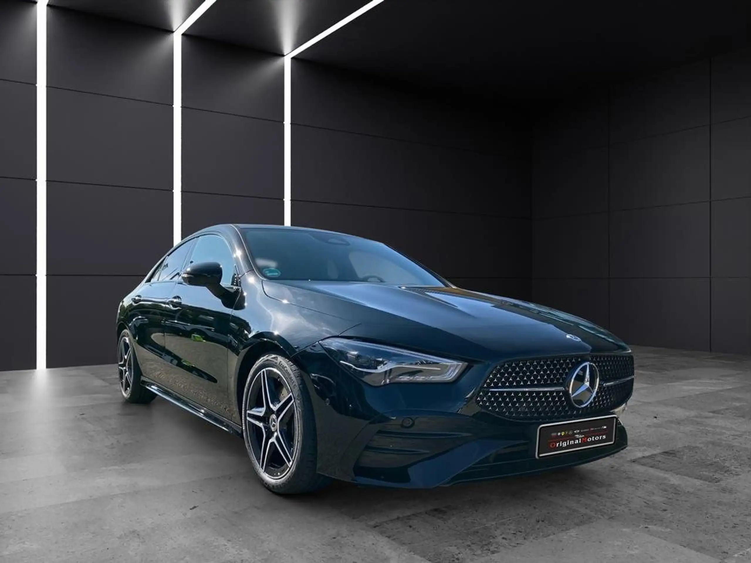 Mercedes-Benz - CLA 200