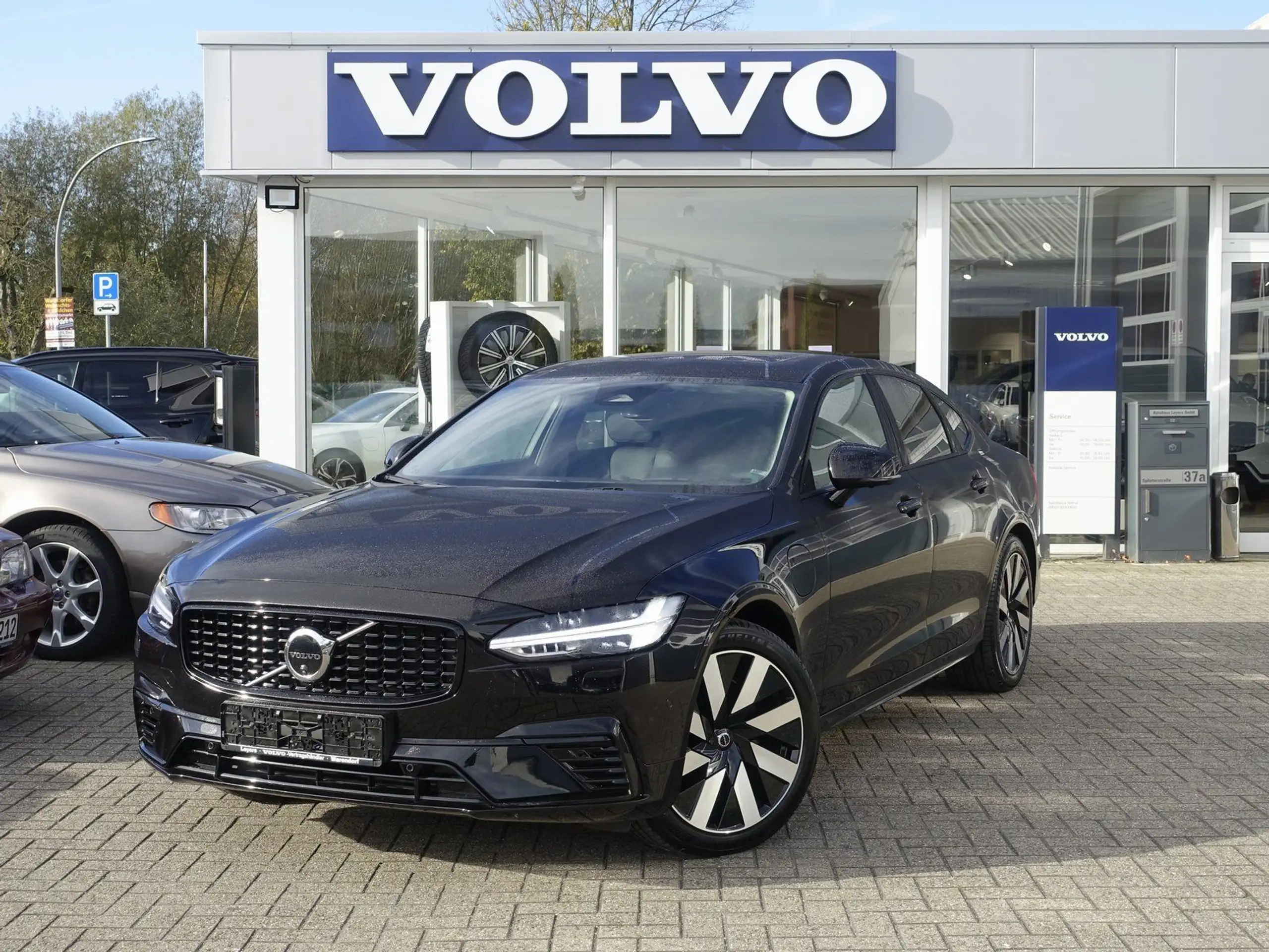 Volvo - S90