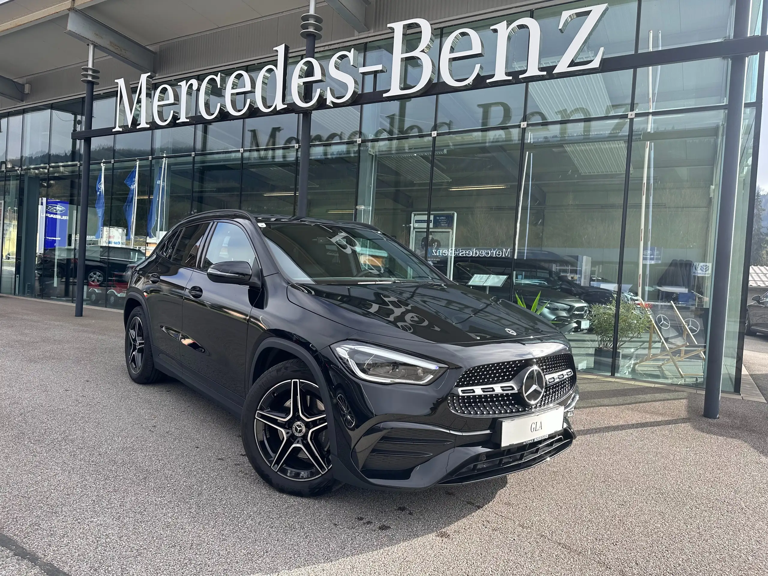 Mercedes-Benz - GLA 200