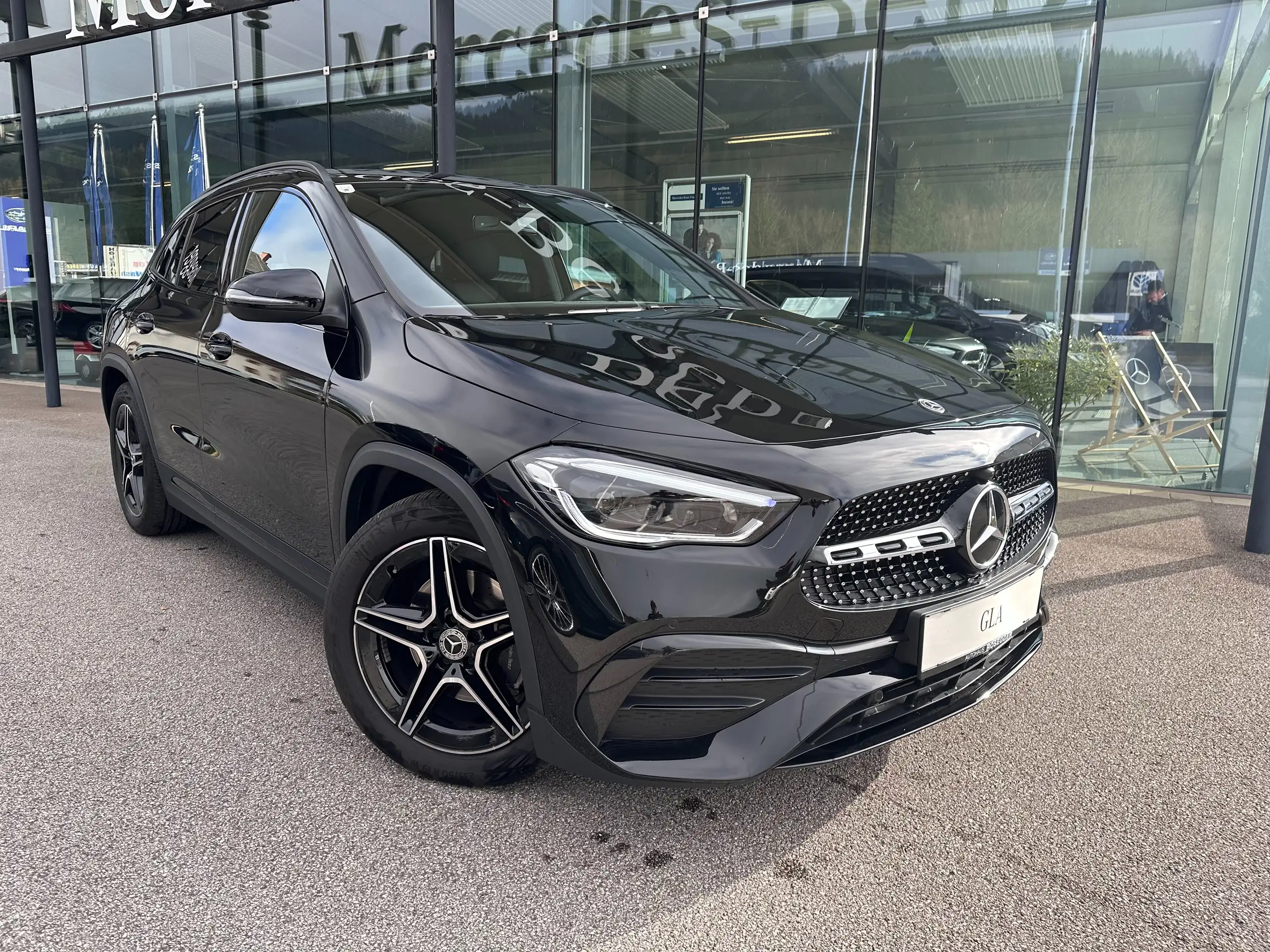 Mercedes-Benz - GLA 200