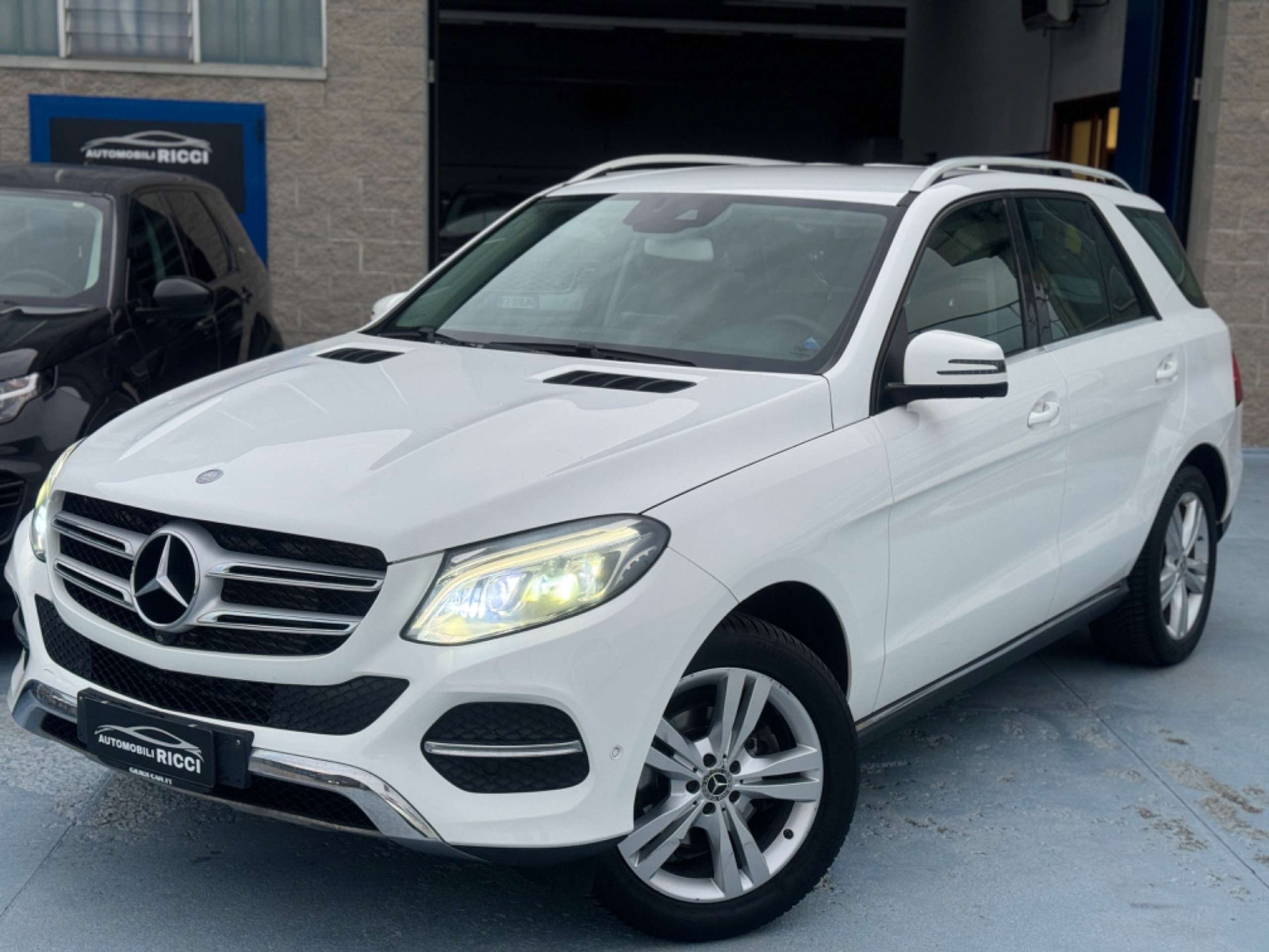 Mercedes-Benz - GLE 250