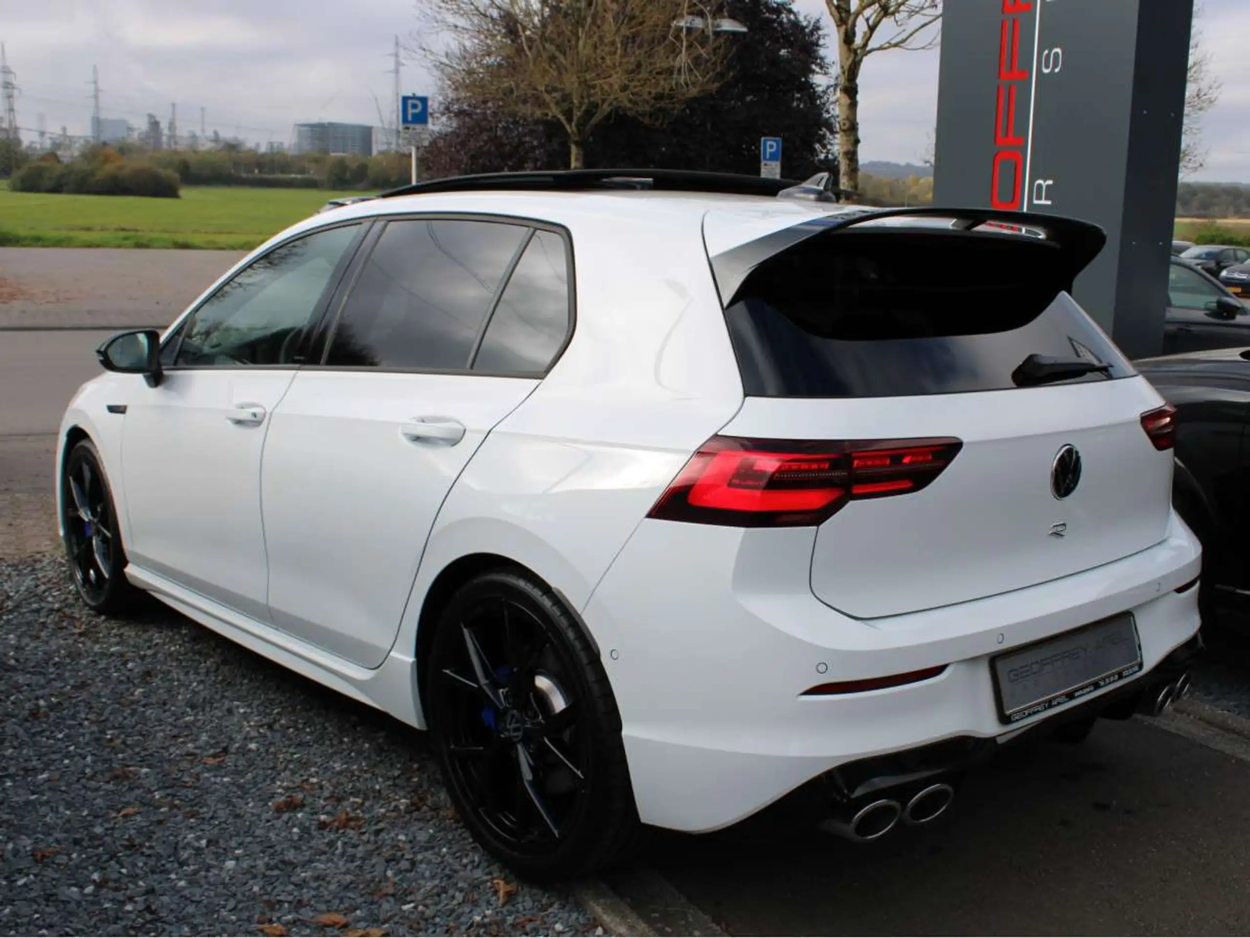 Volkswagen - Golf R