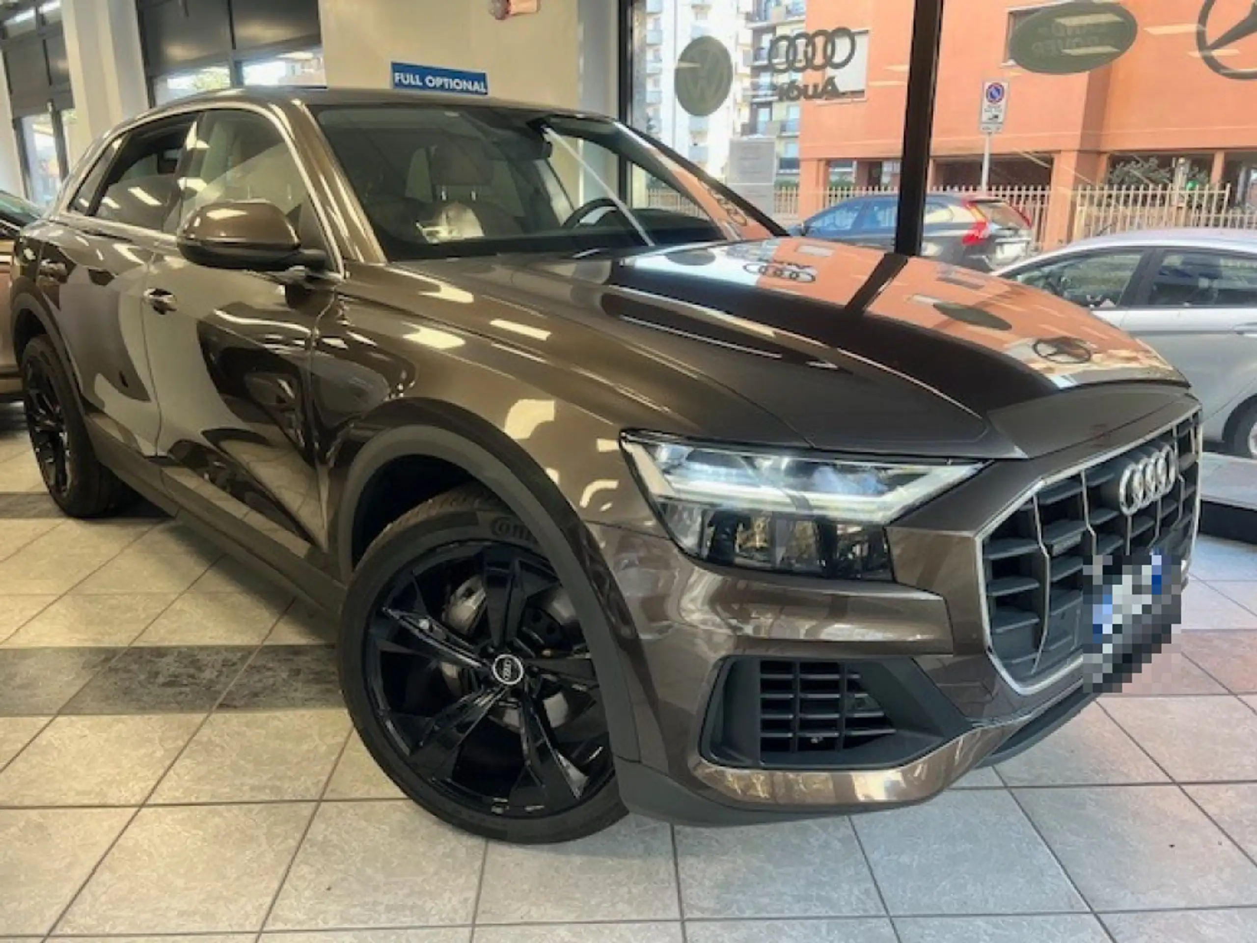 Audi - Q8