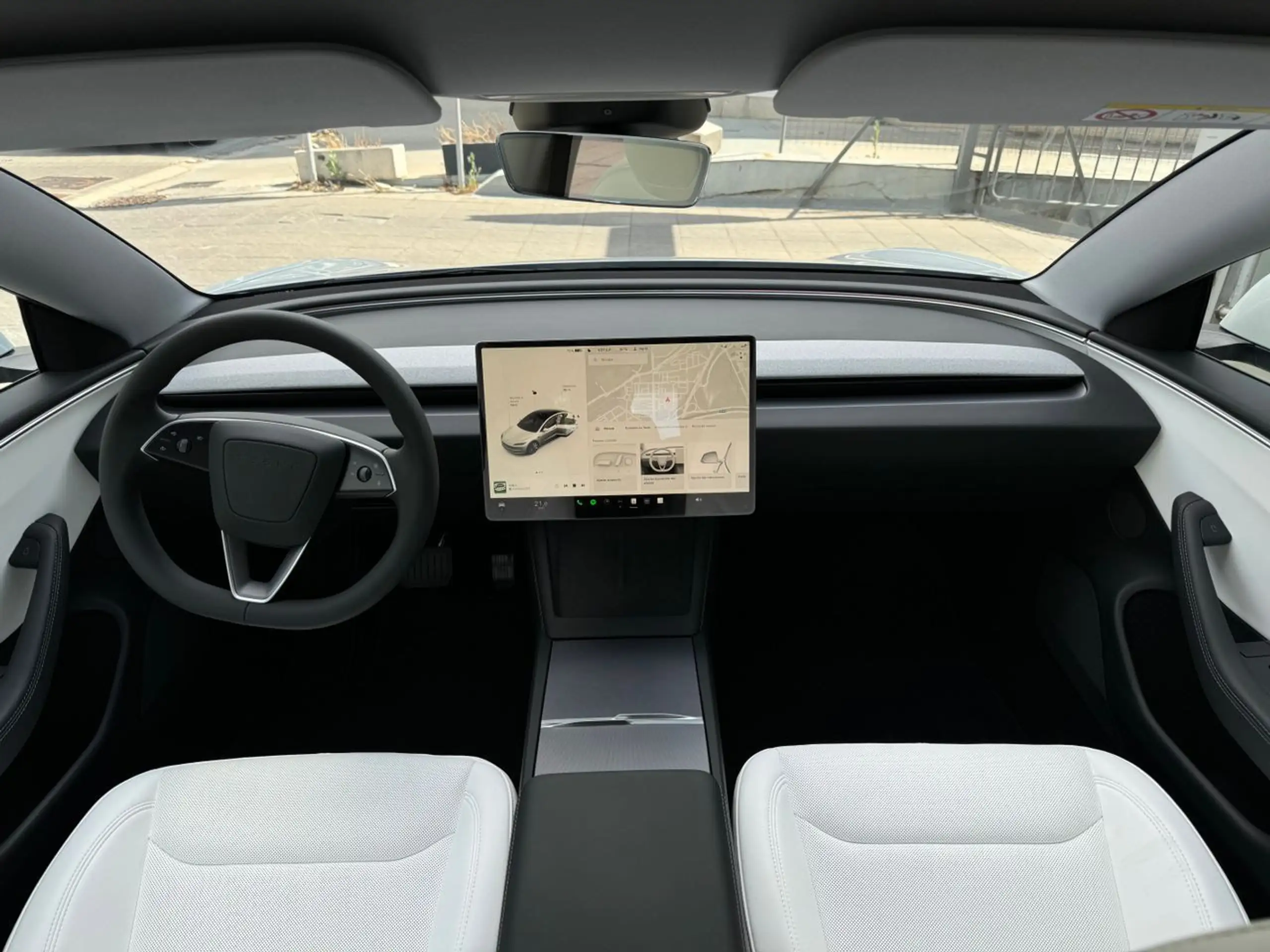 Tesla - Model 3