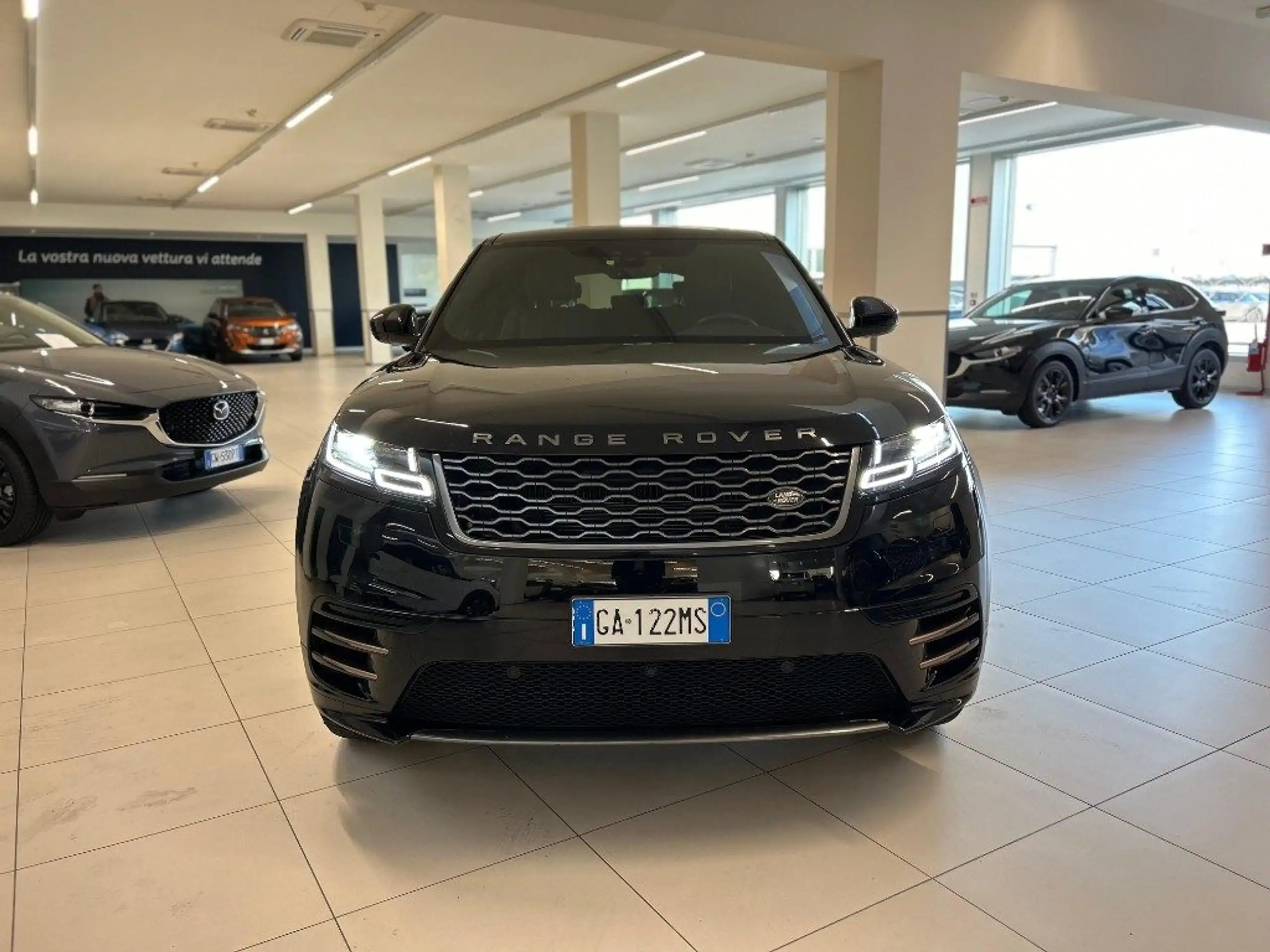 Land Rover - Range Rover Velar