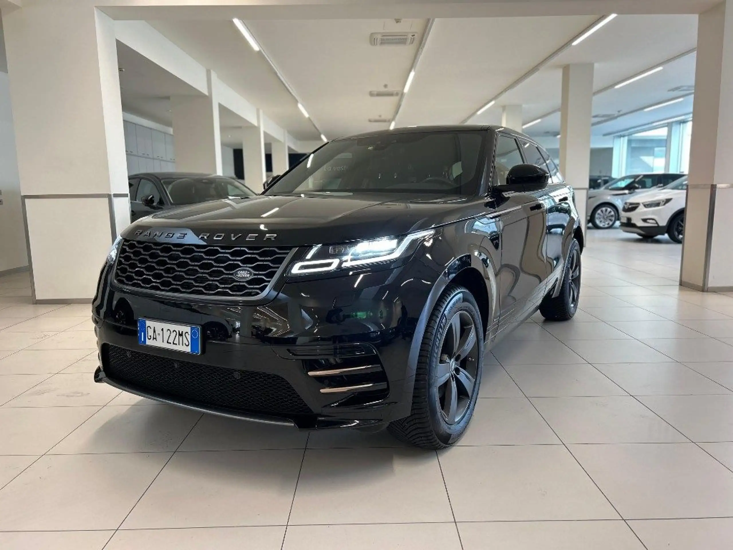 Land Rover - Range Rover Velar