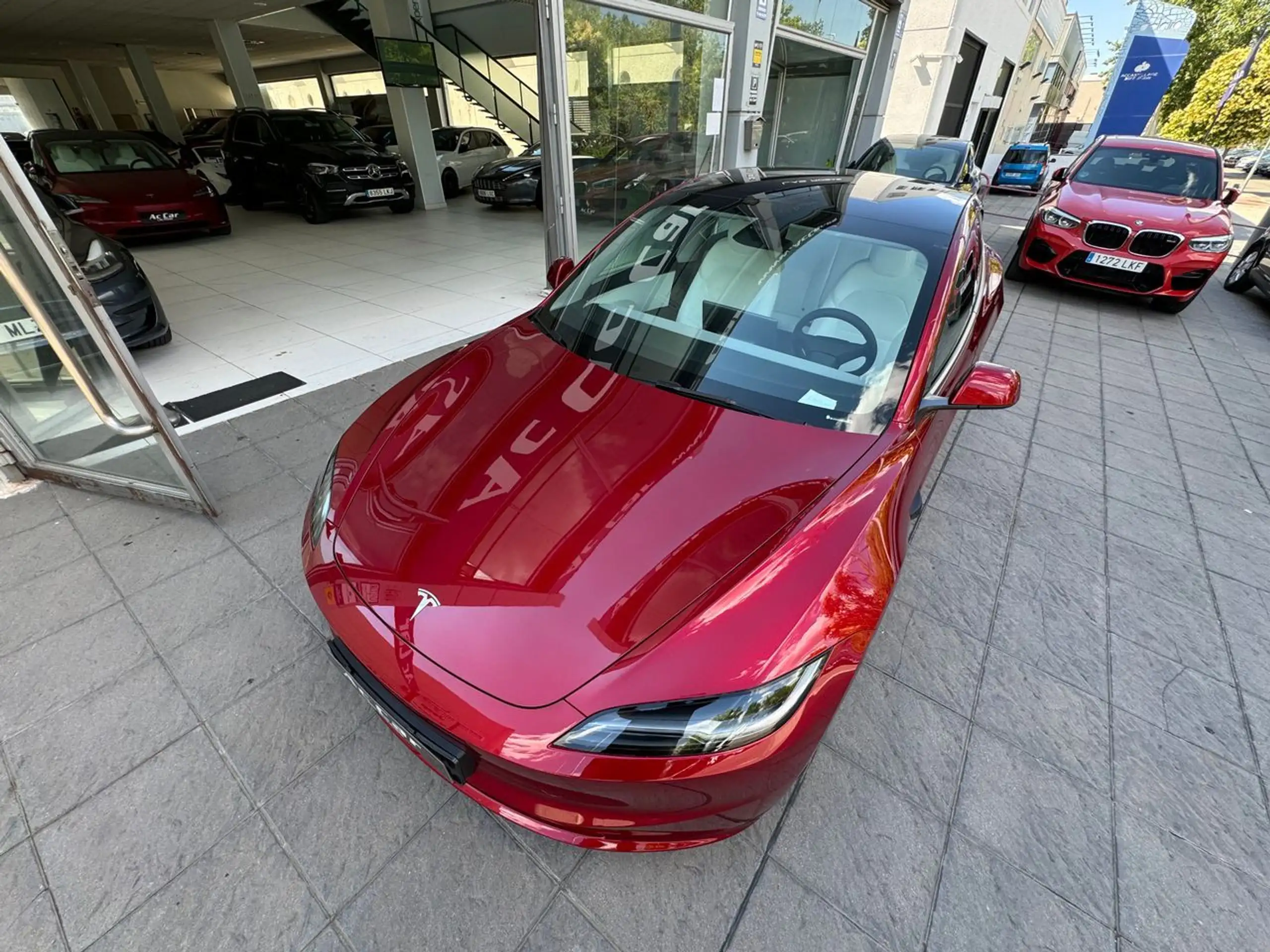 Tesla - Model 3