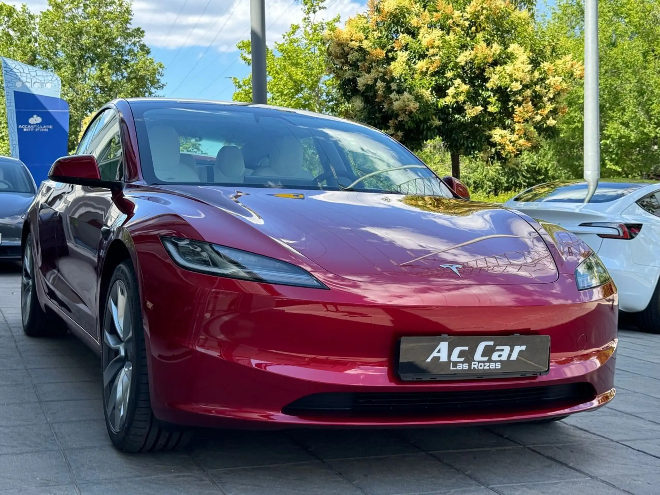 Tesla - Model 3