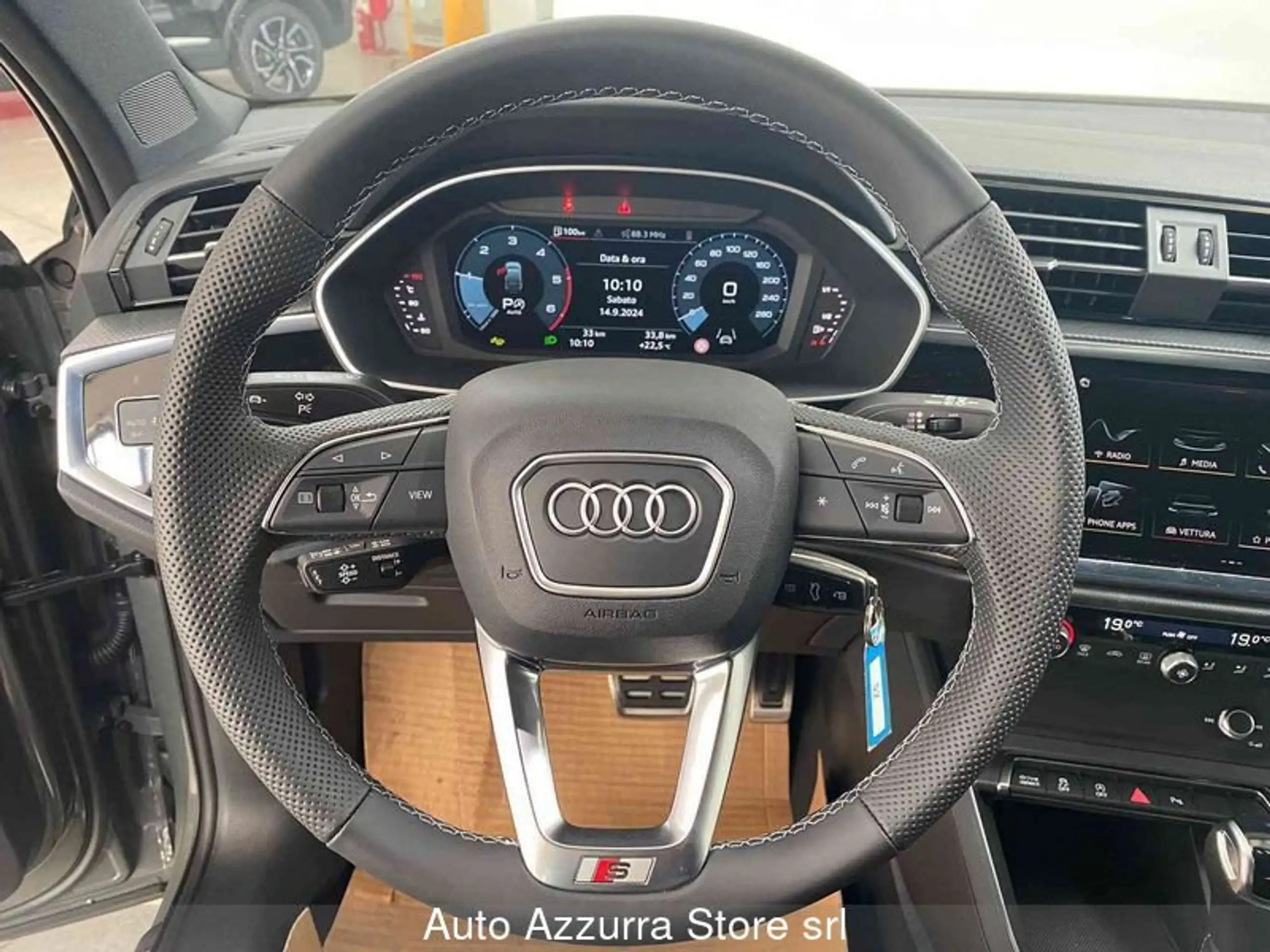 Audi - Q3