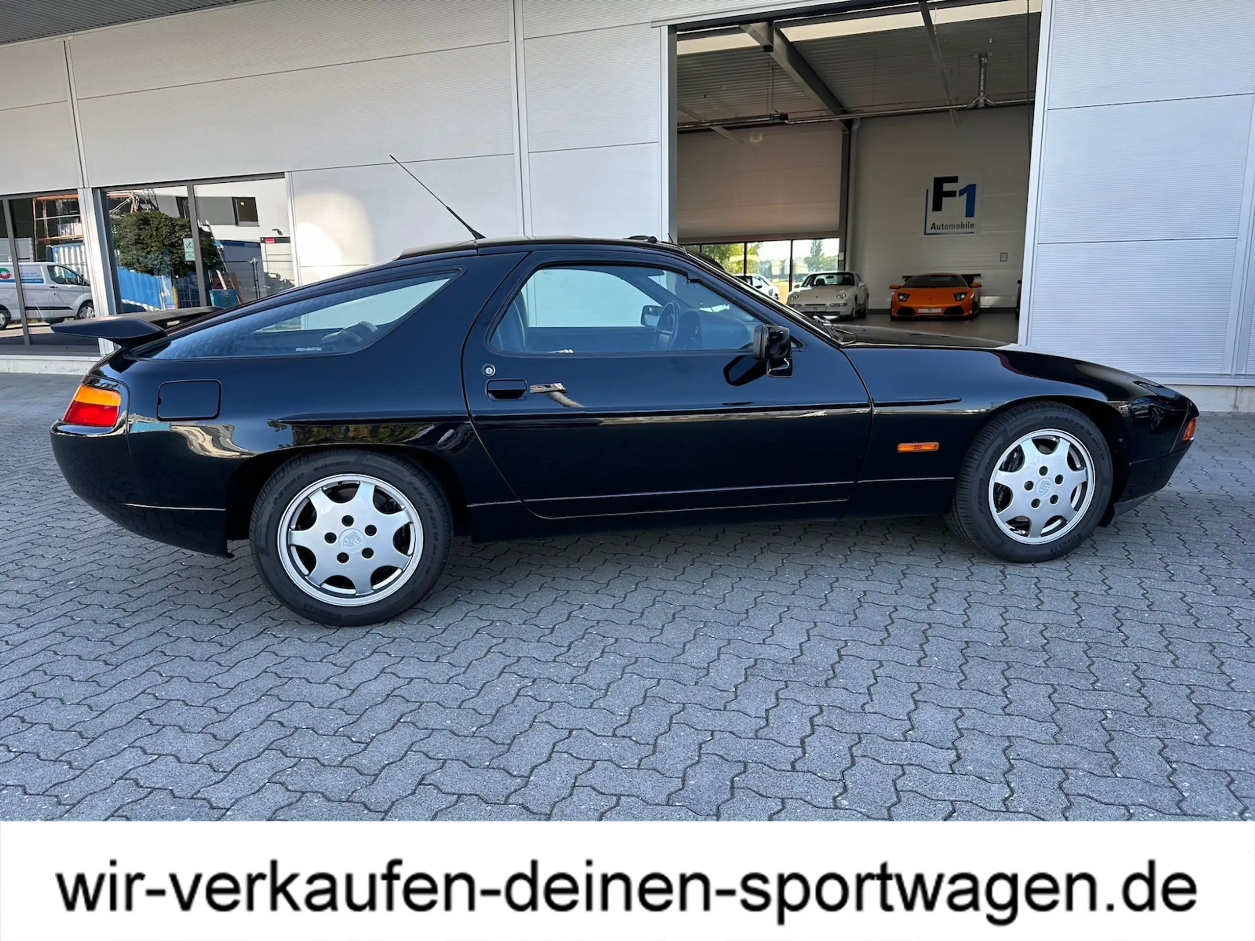 Porsche - 928