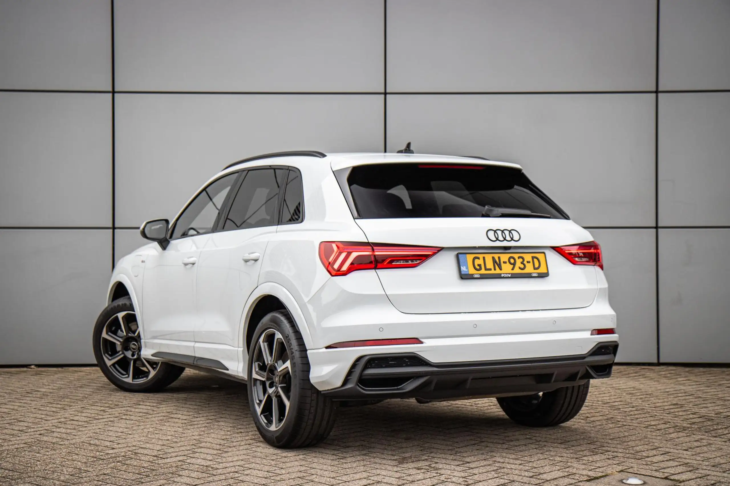 Audi - Q3