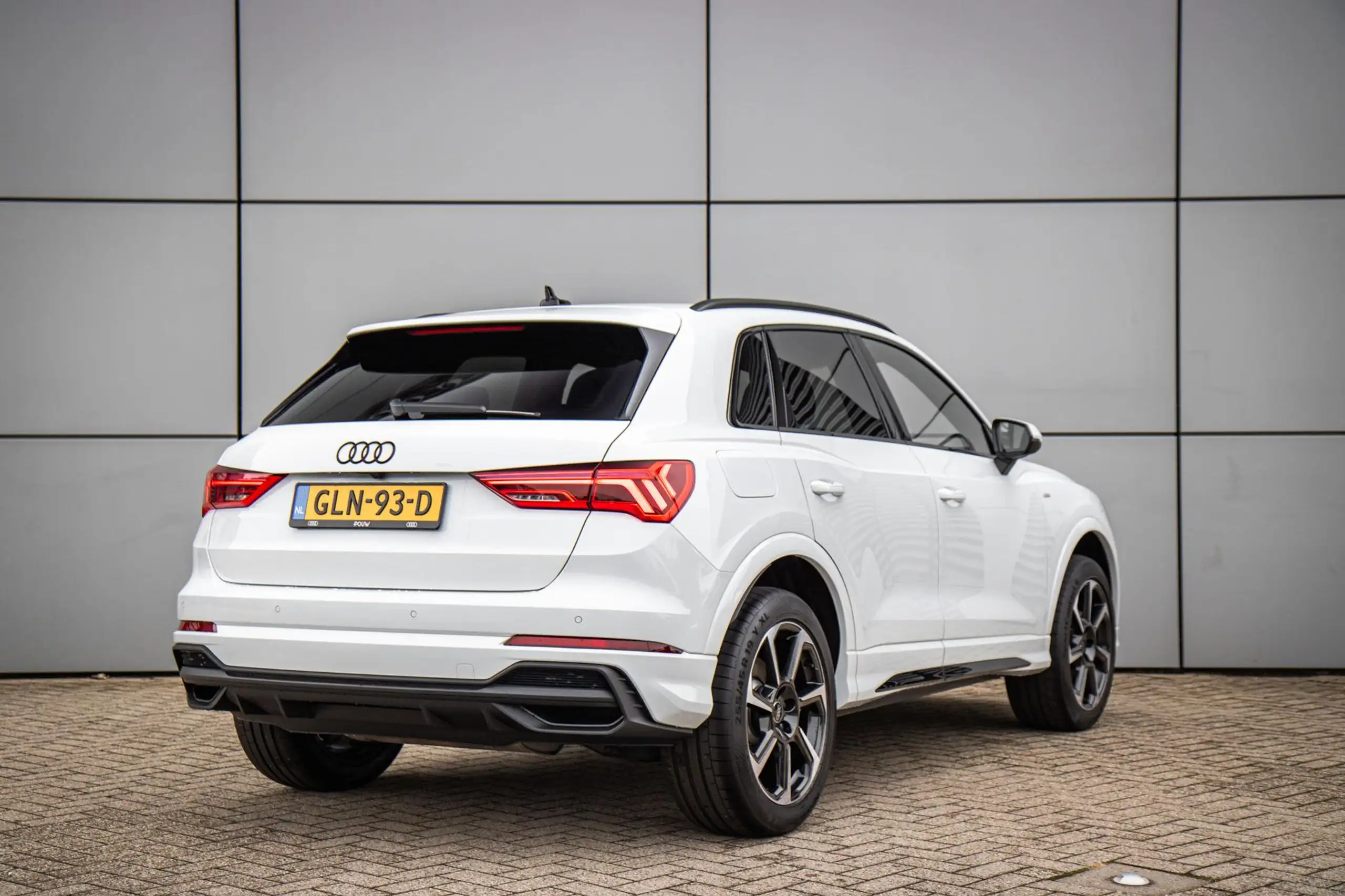 Audi - Q3