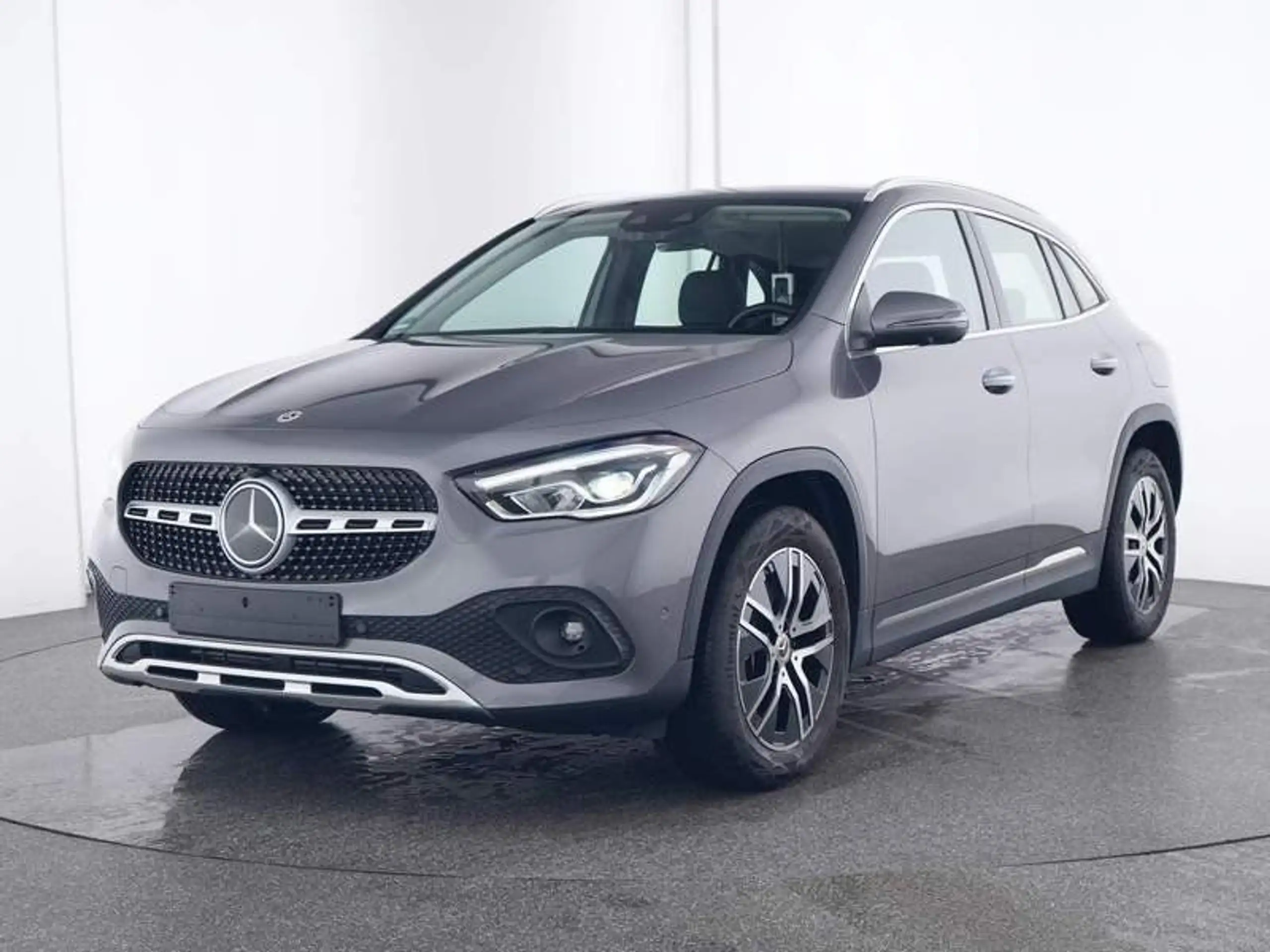 Mercedes-Benz - GLA 250