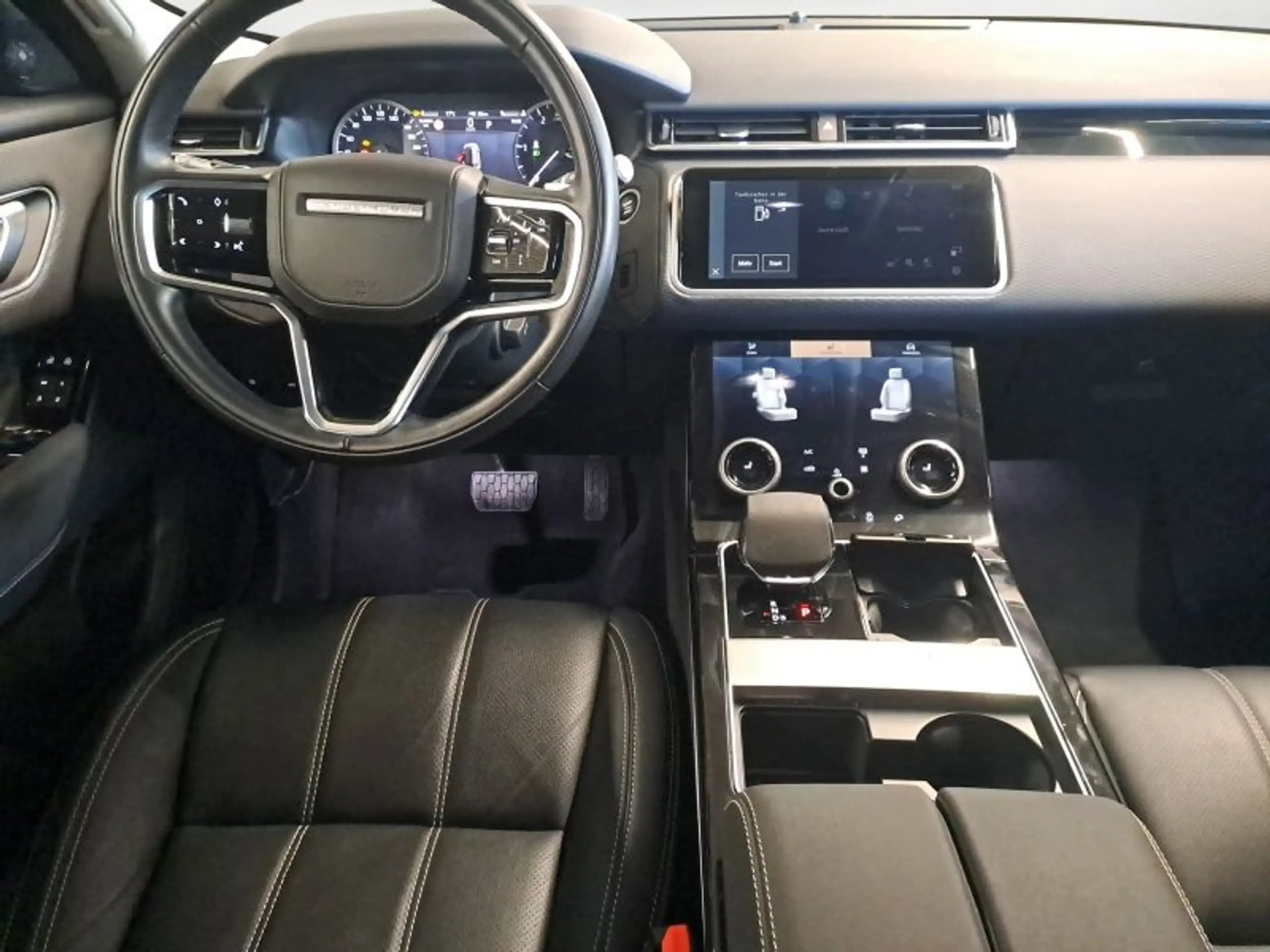 Land Rover - Range Rover Velar