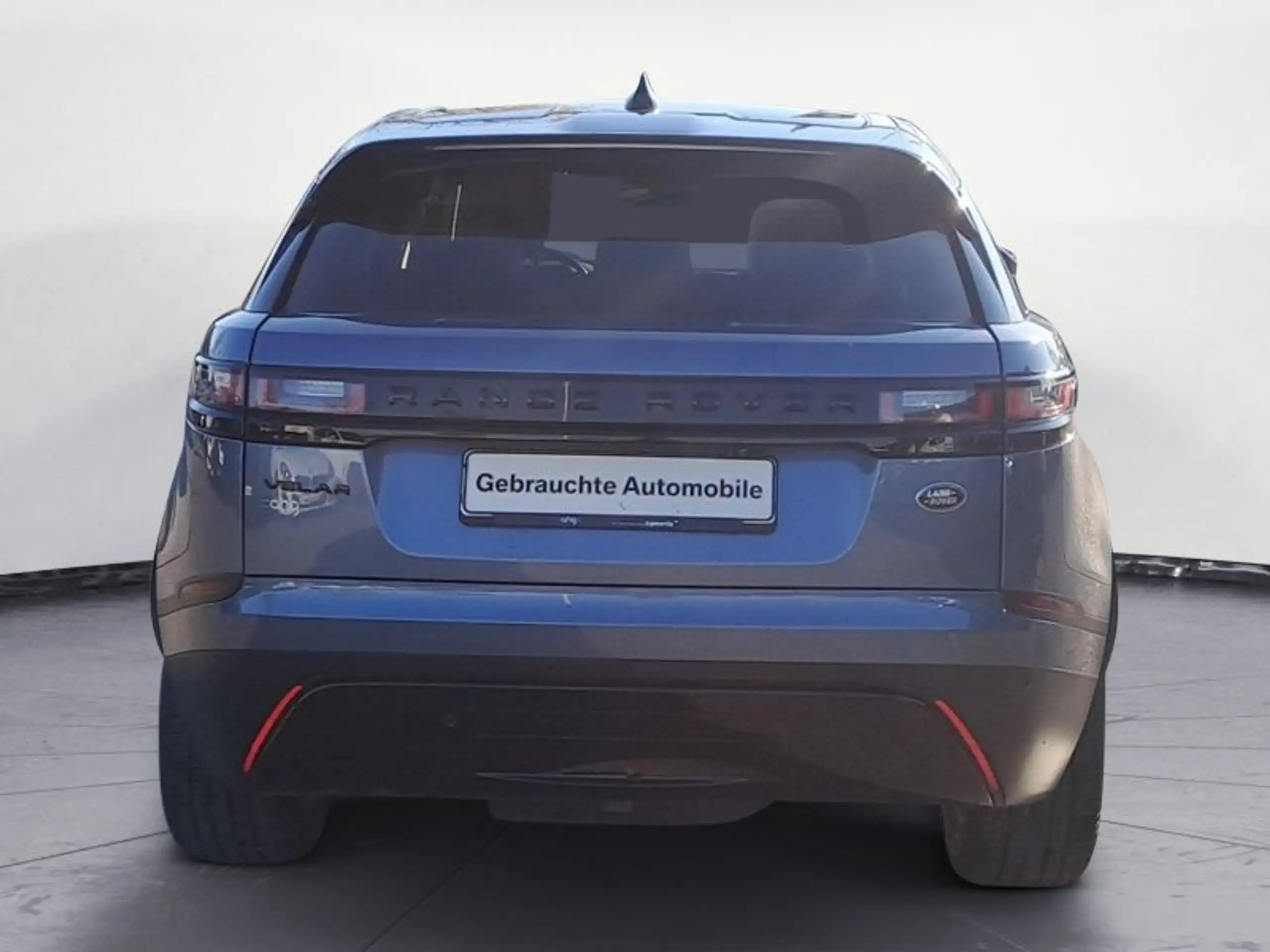 Land Rover - Range Rover Velar