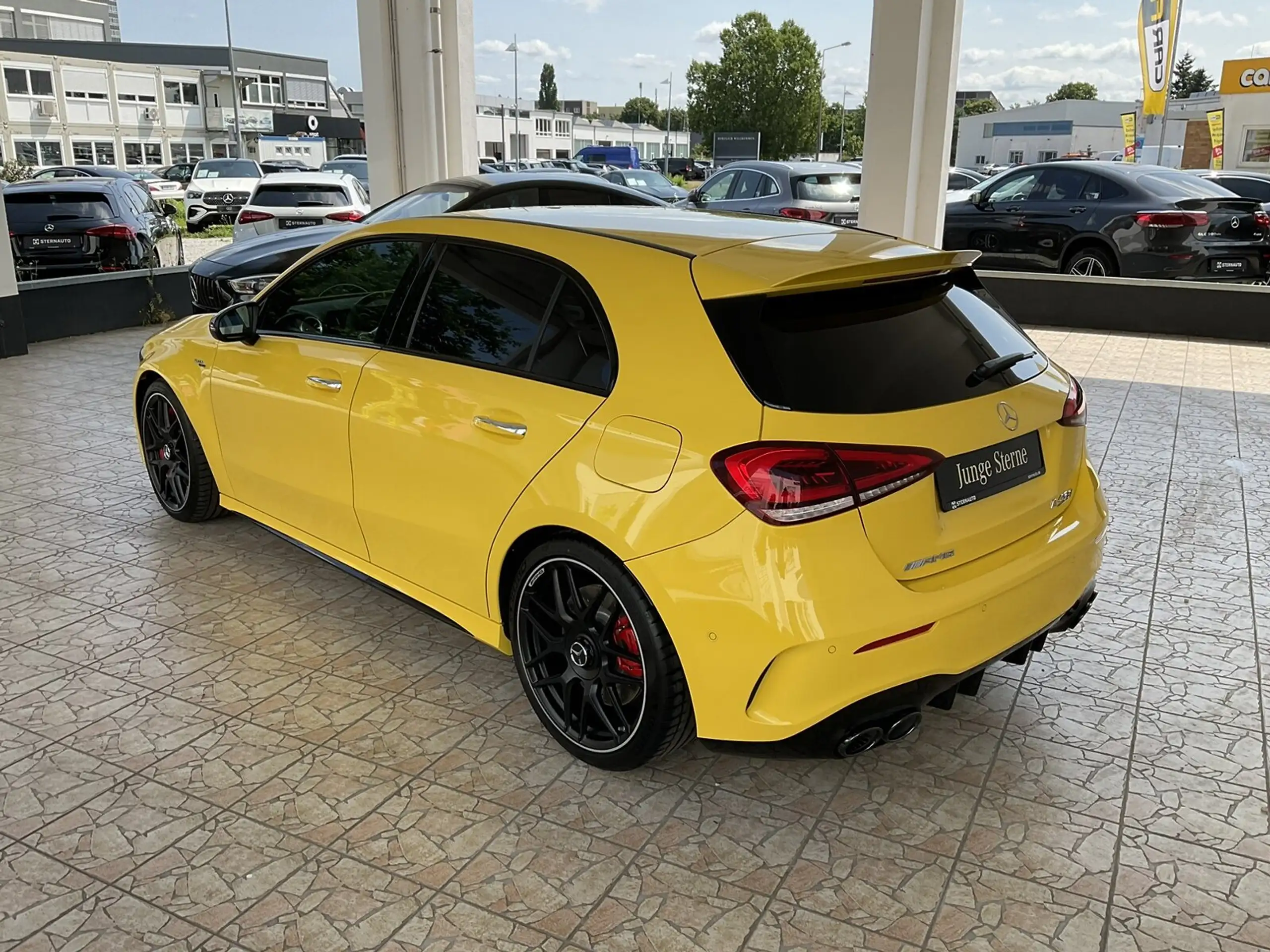 Mercedes-Benz - A 45 AMG