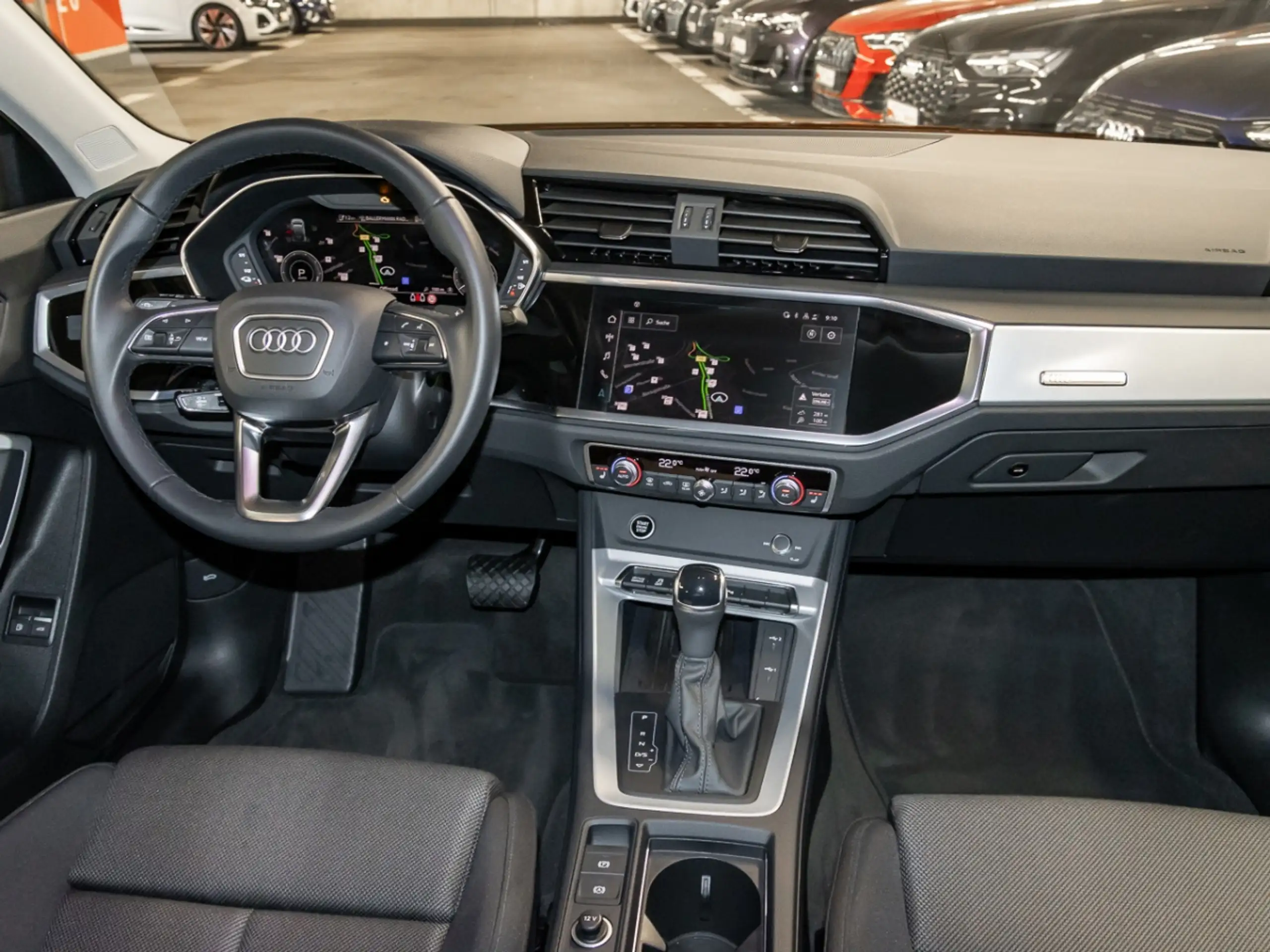 Audi - Q3