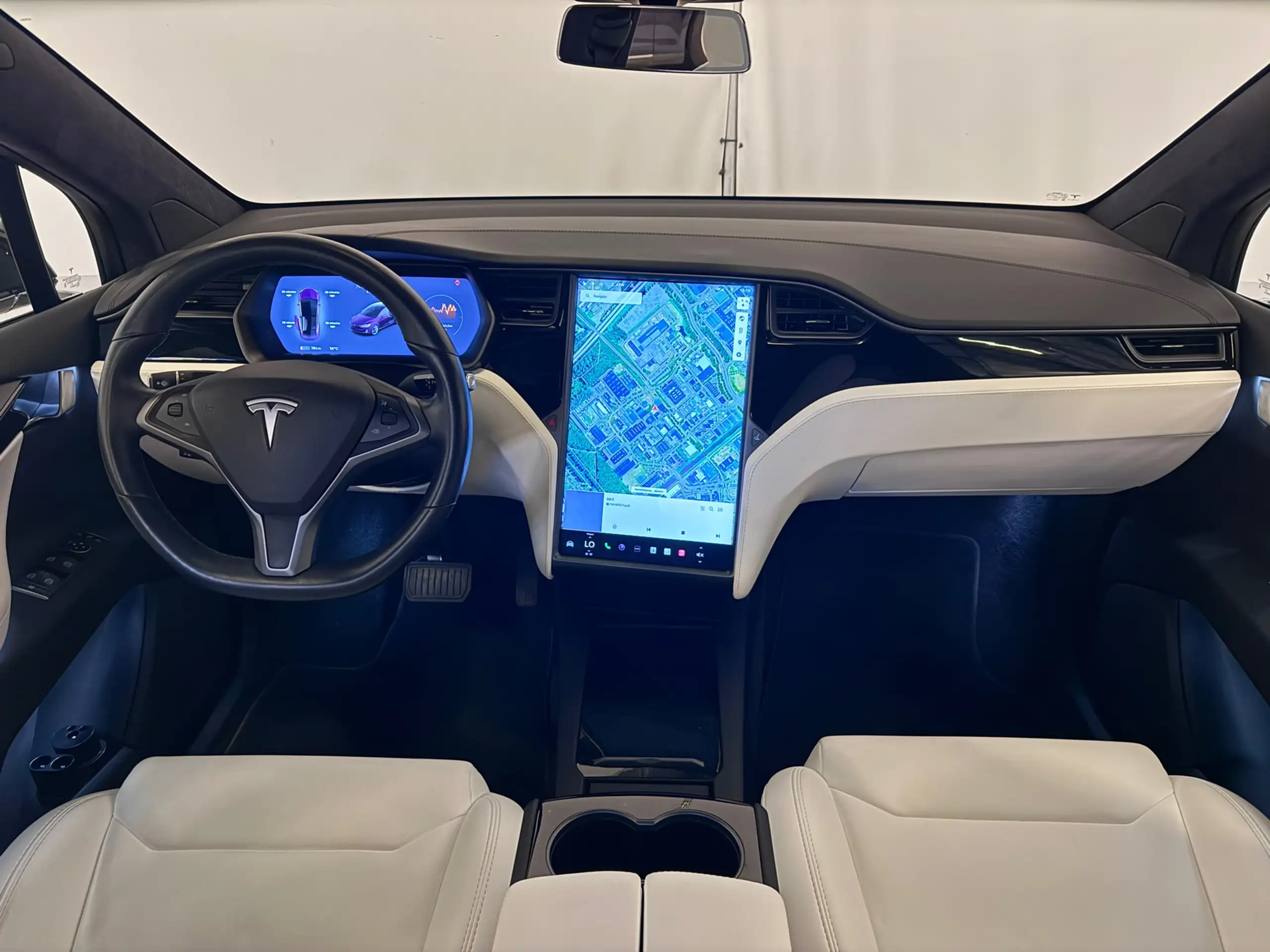 Tesla - Model X