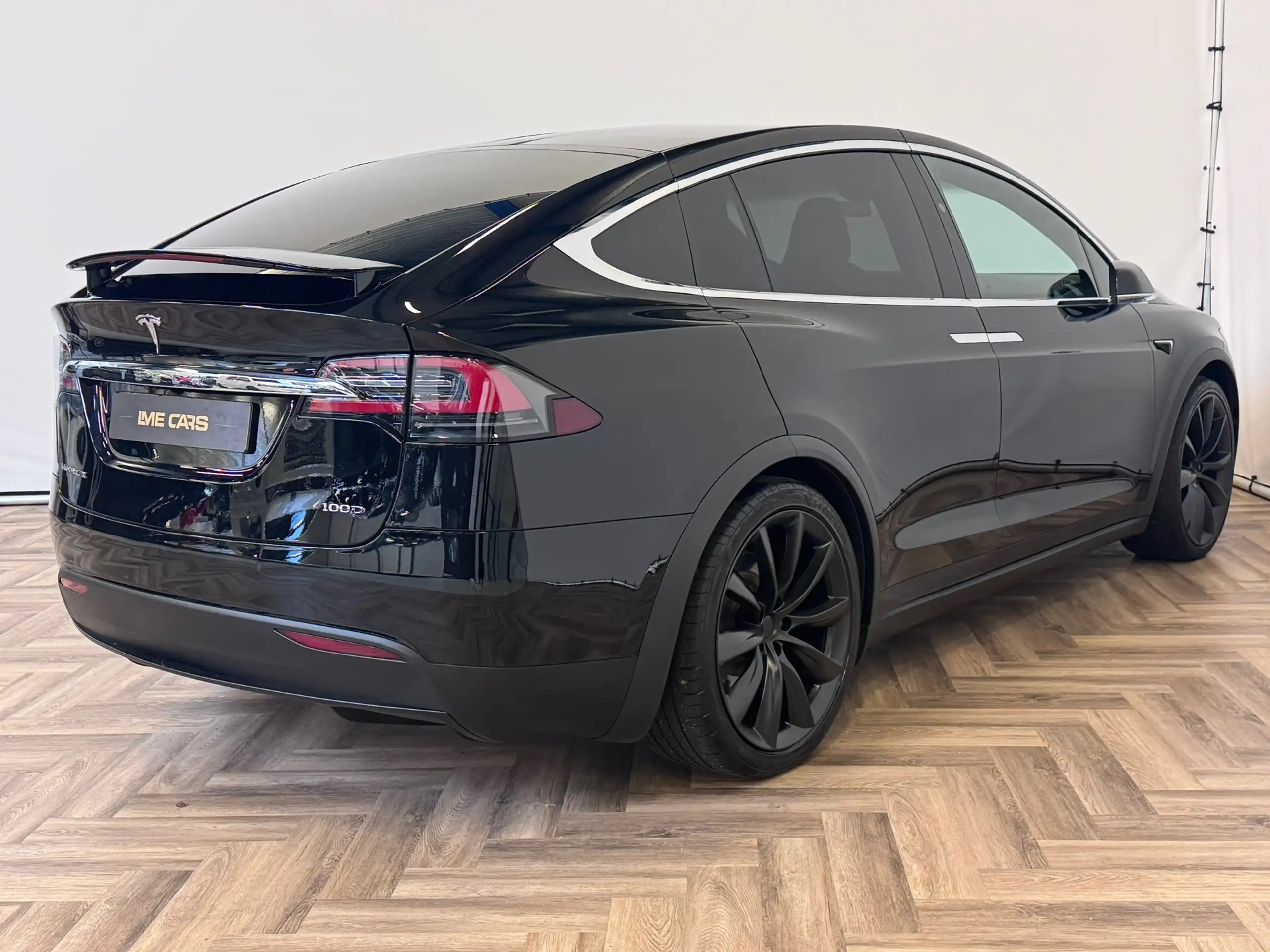 Tesla - Model X