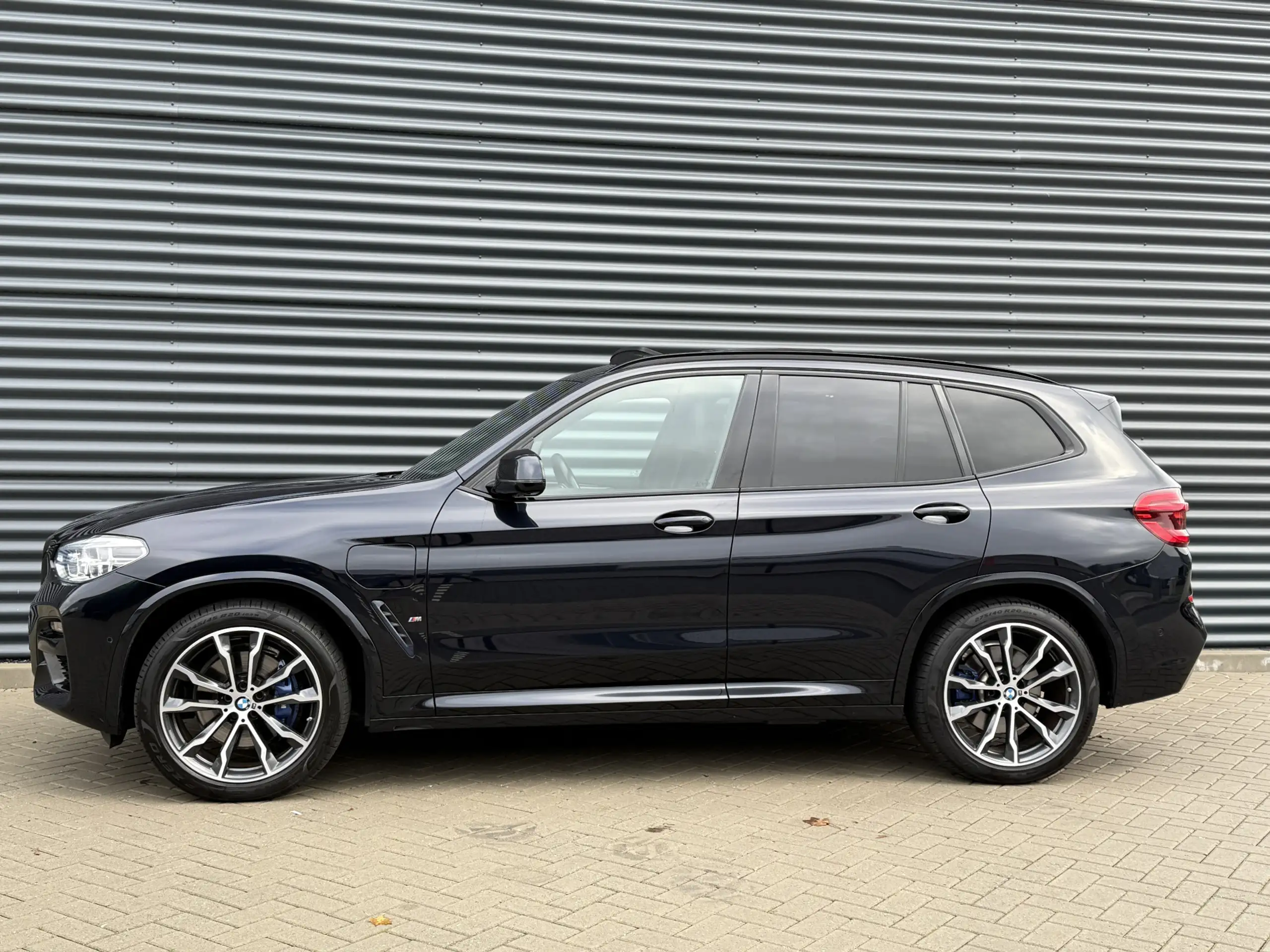 BMW - X3