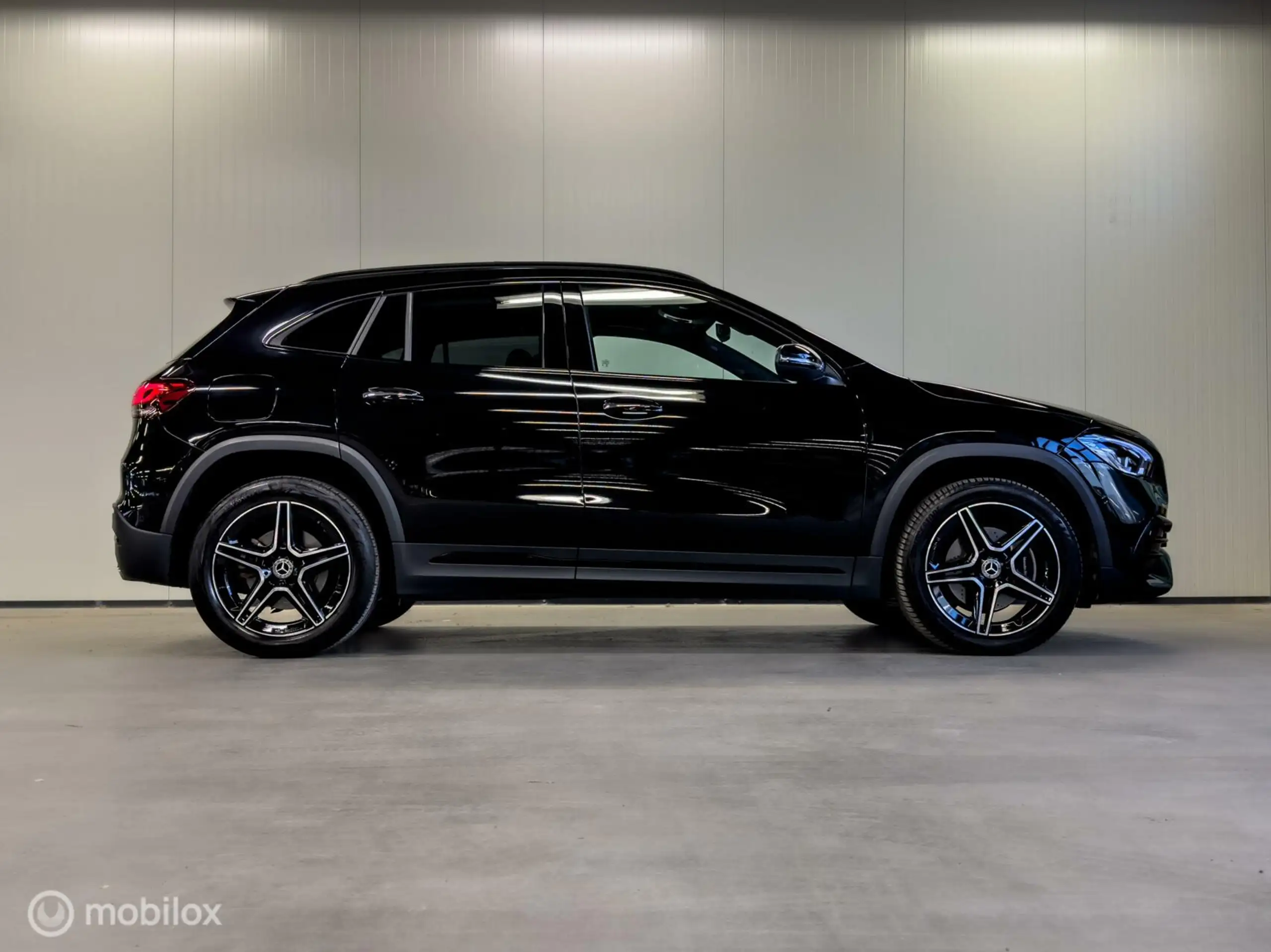 Mercedes-Benz - GLA 250