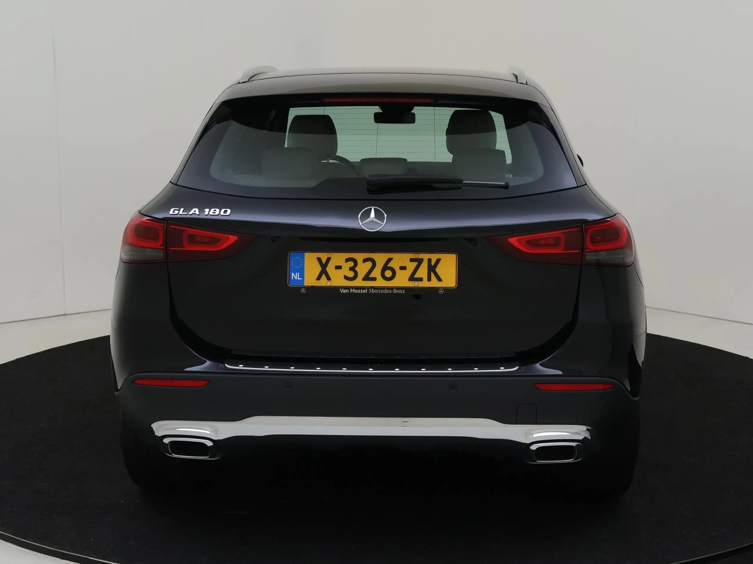 Mercedes-Benz - GLA 180