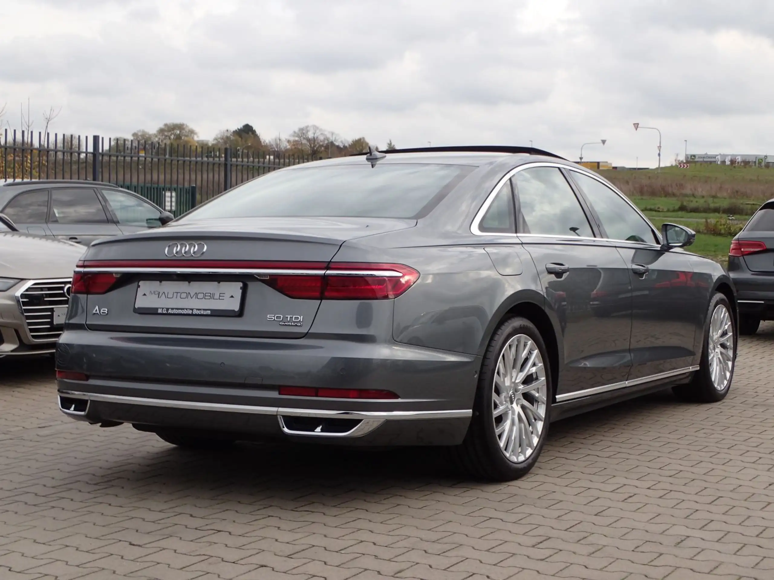 Audi - A8