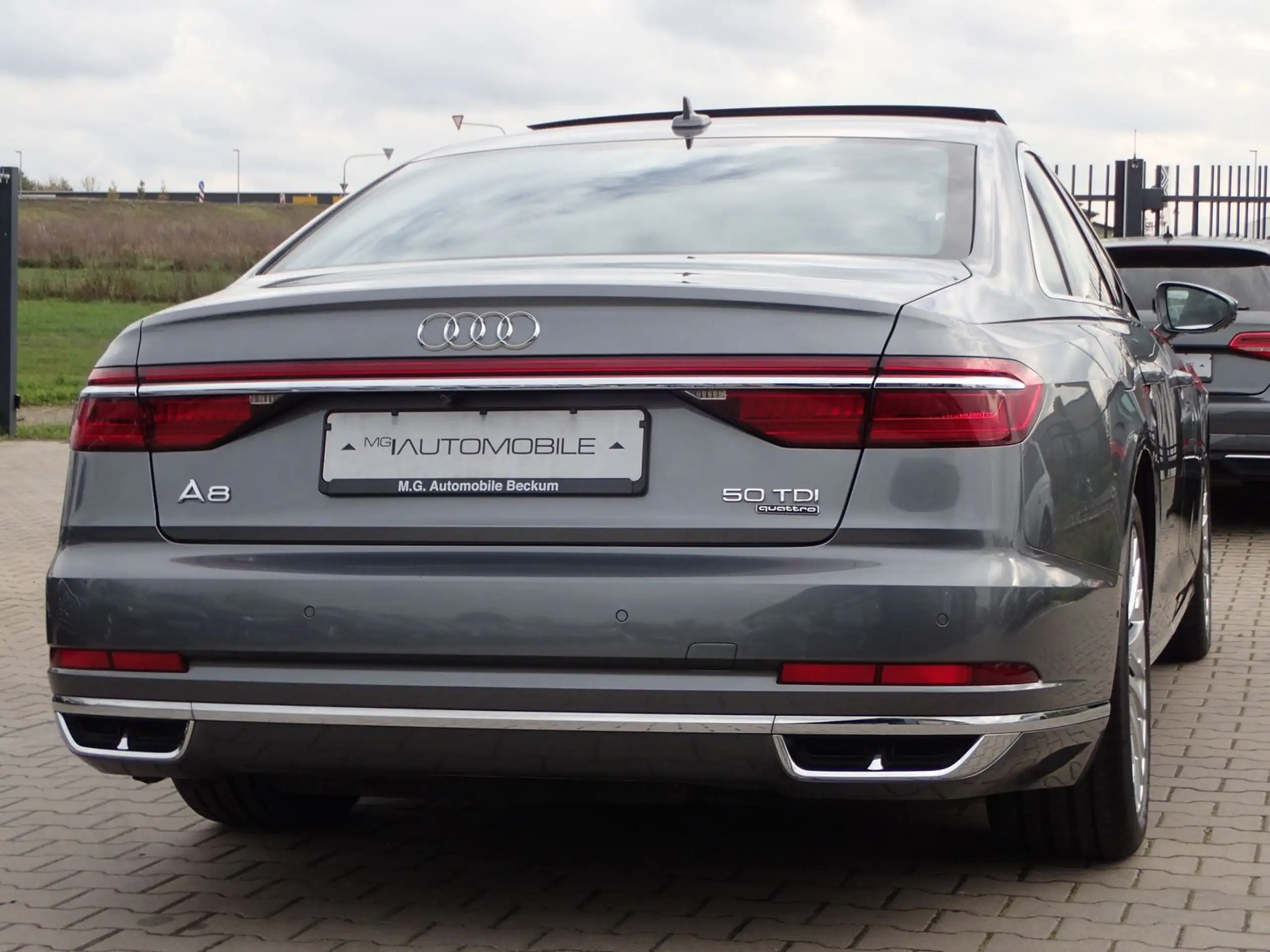 Audi - A8