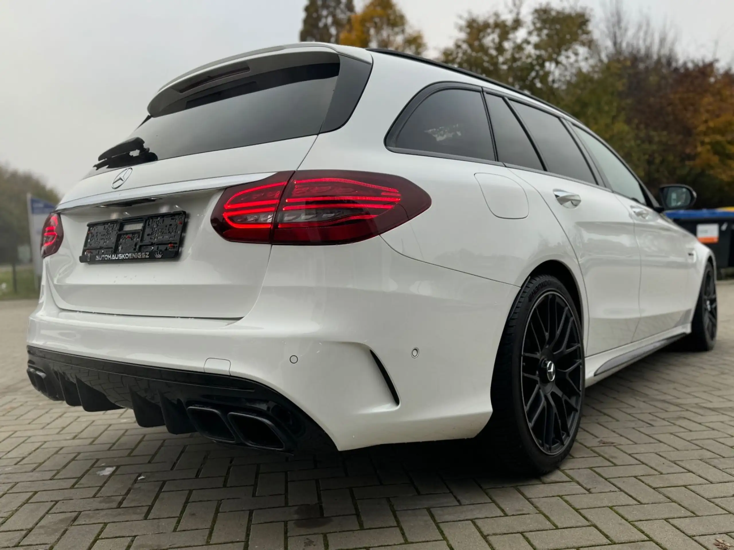 Mercedes-Benz - C 63 AMG