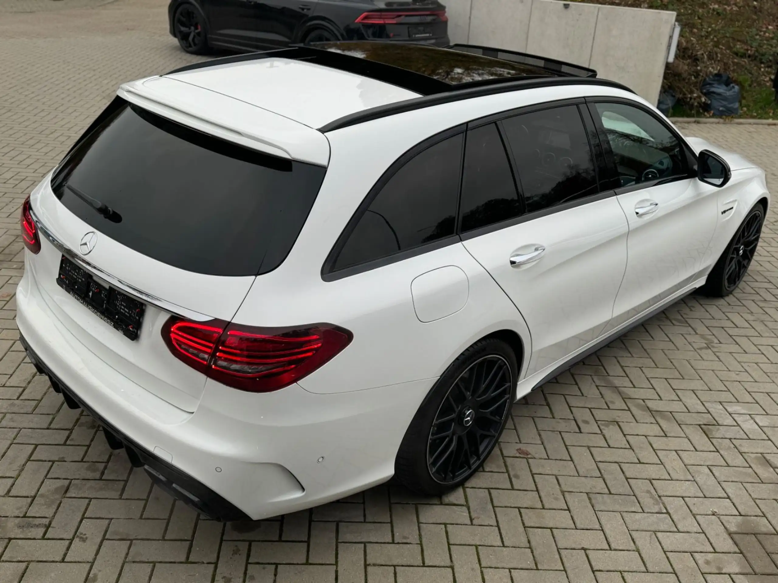 Mercedes-Benz - C 63 AMG