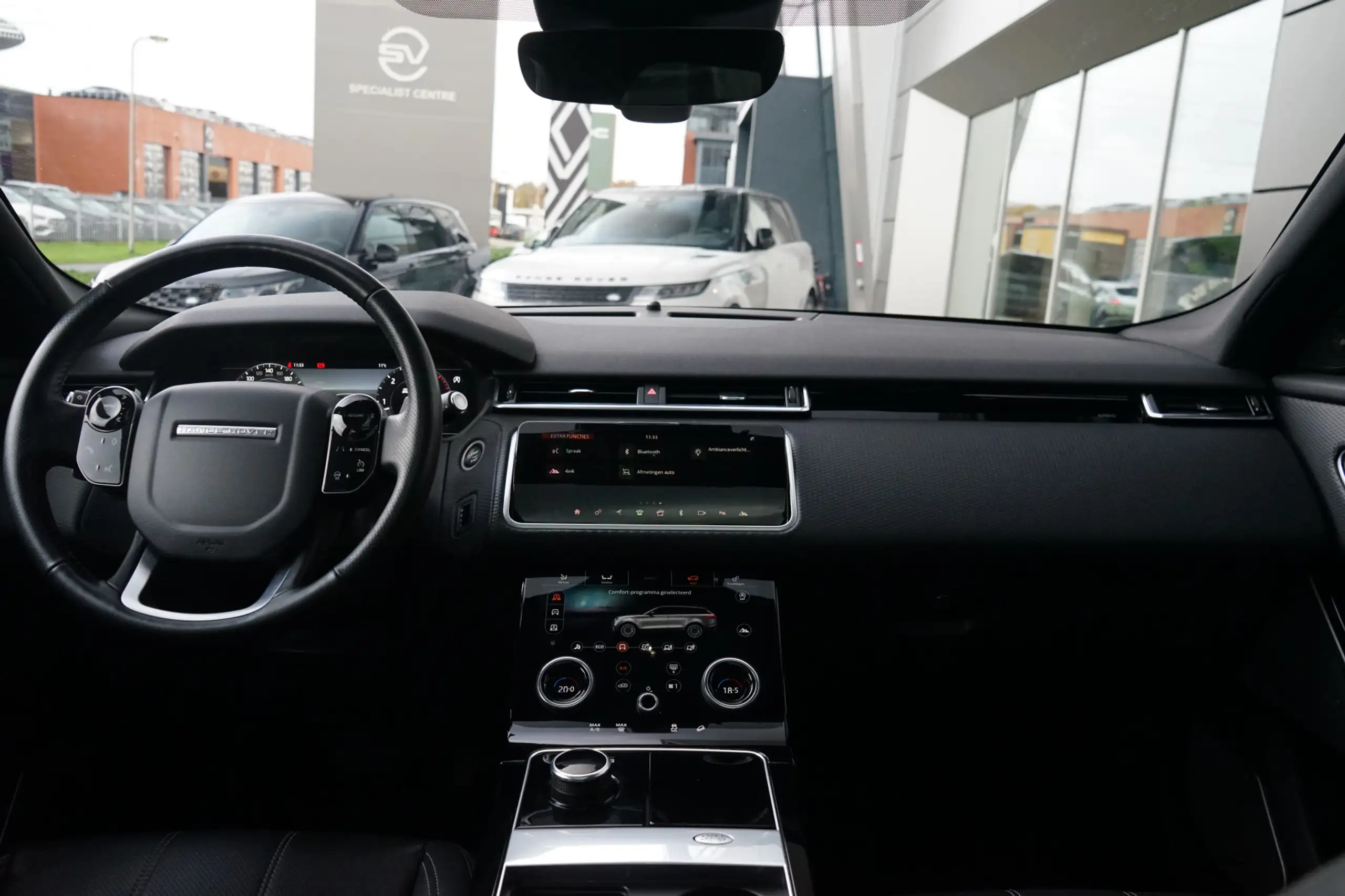 Land Rover - Range Rover Velar