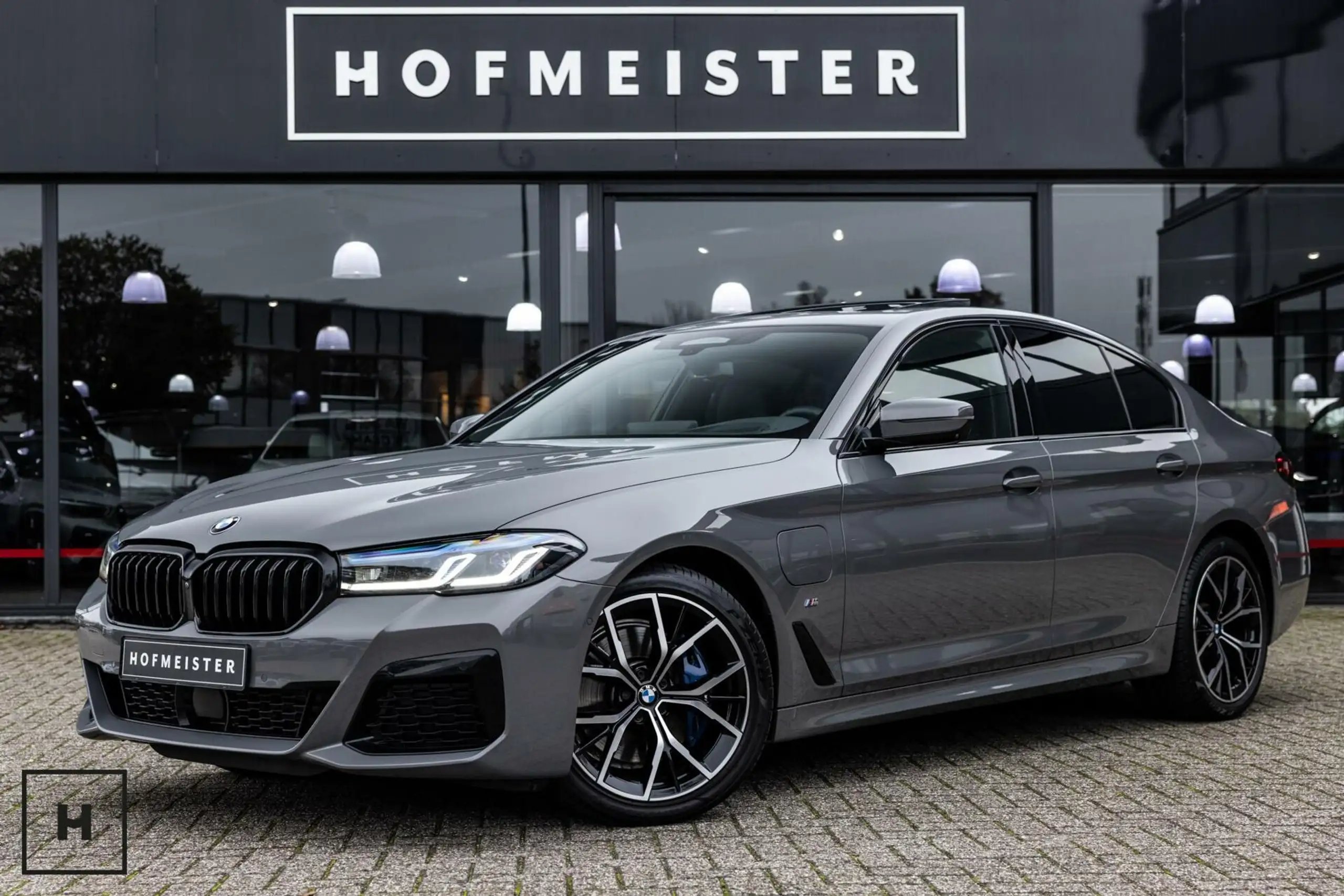 BMW - 530