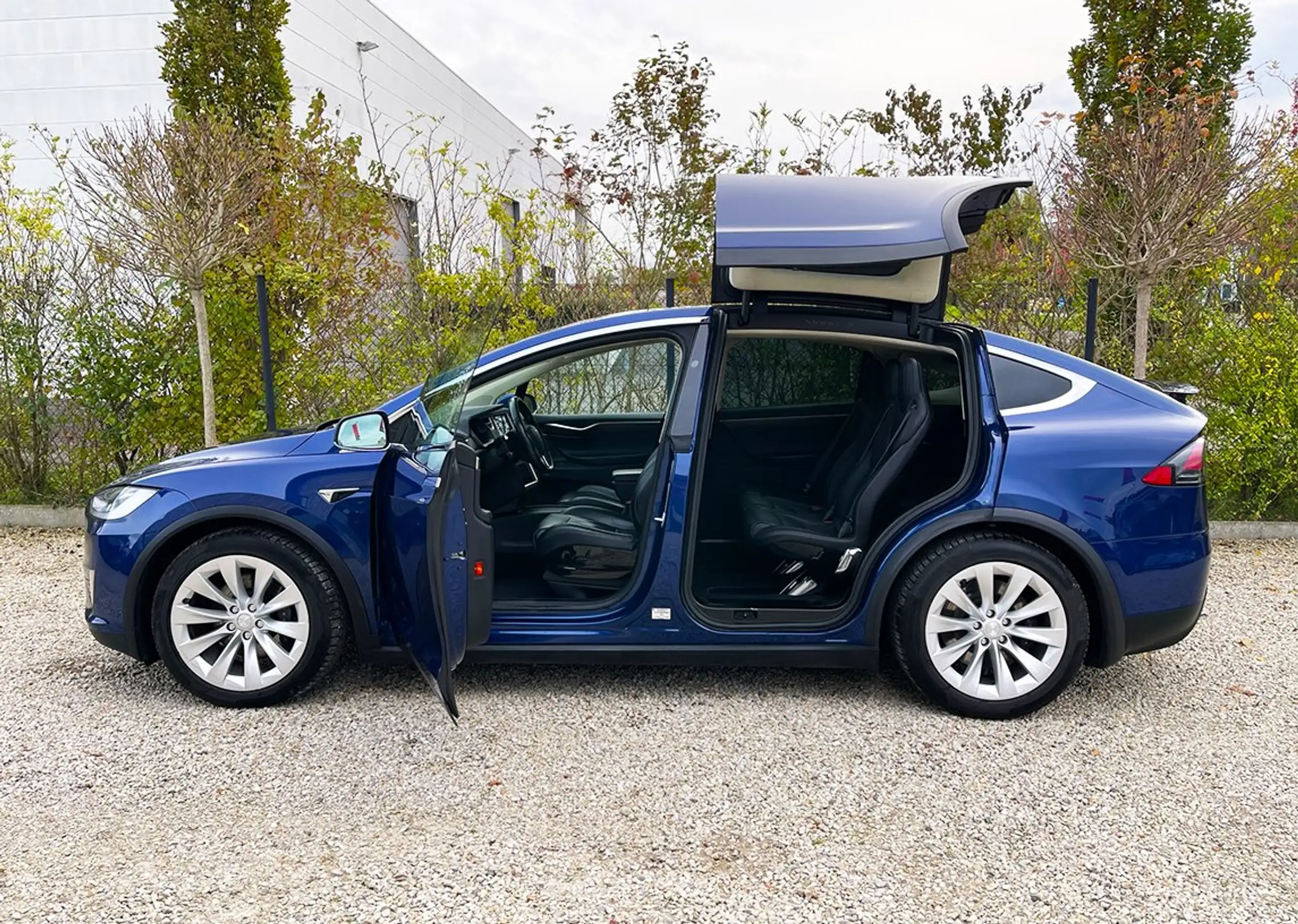 Tesla - Model X