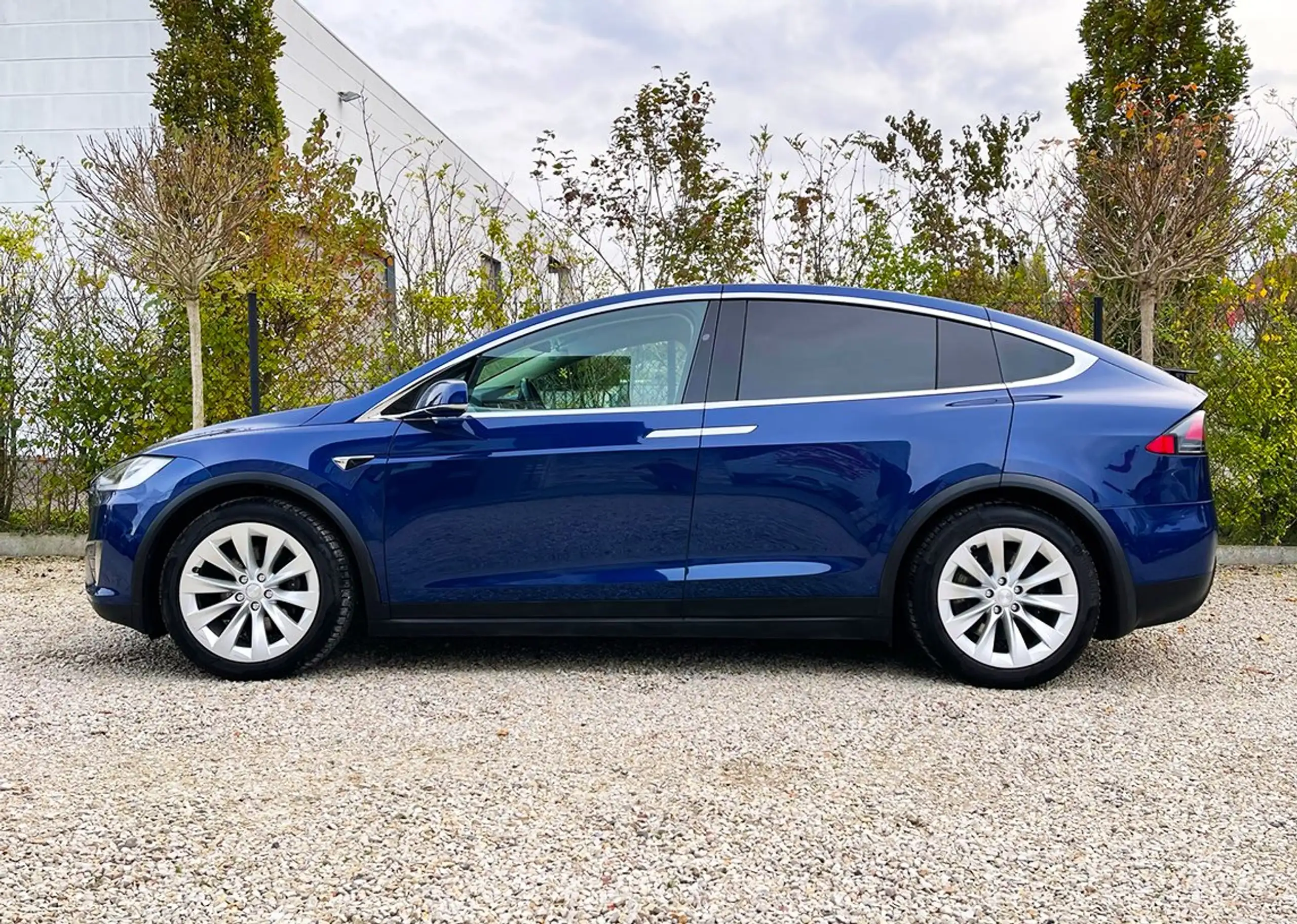 Tesla - Model X