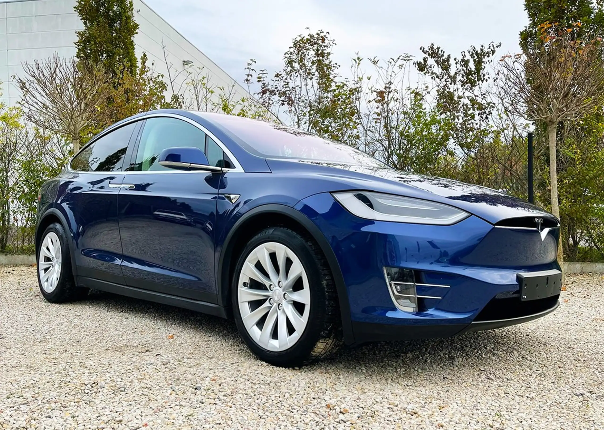 Tesla - Model X