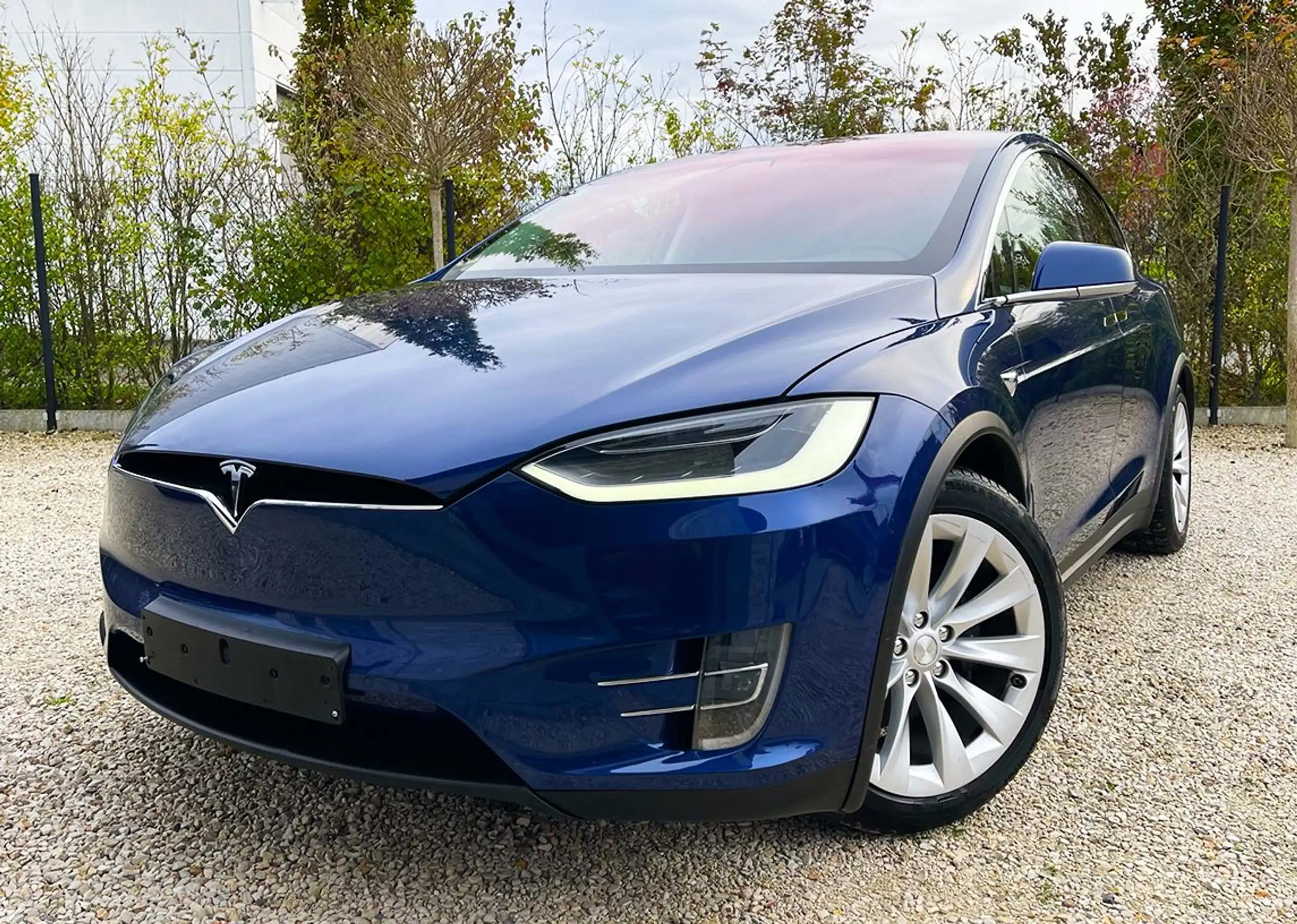 Tesla - Model X